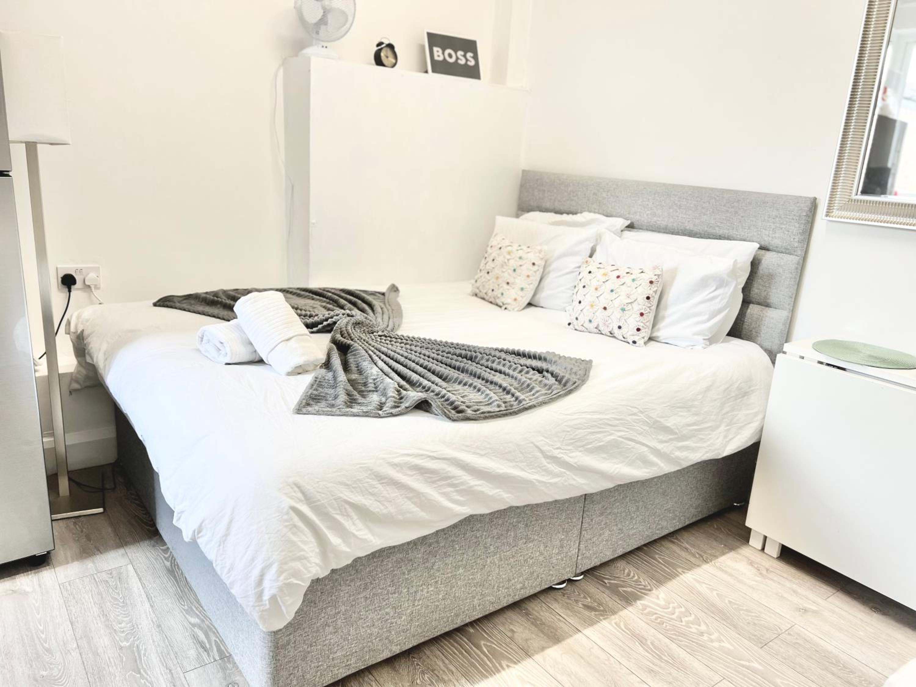 Complete Central Flat Netflix and Fast WiFi