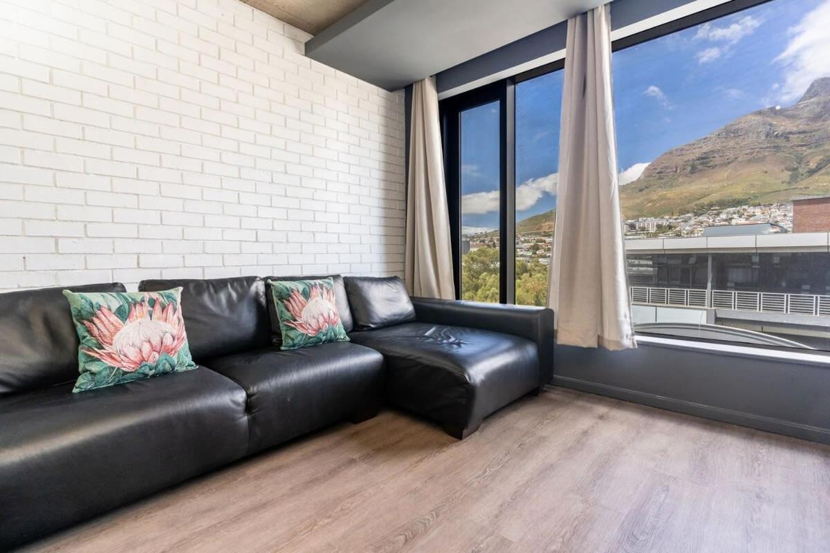 Wex624 - Spacious Modern Studio Apartment-Pool Bar Gym view 4