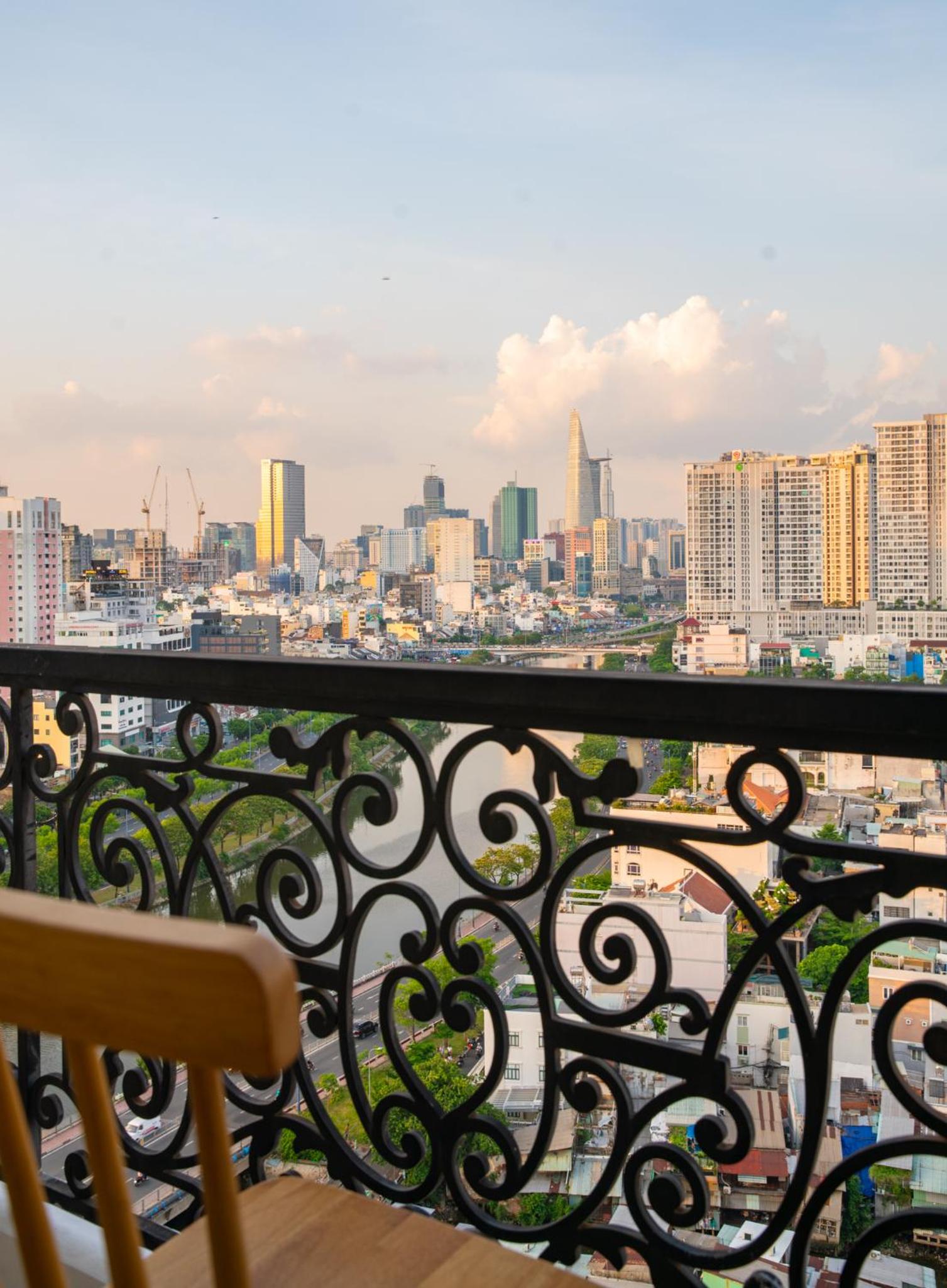 The Luxury GRAND RIVERSIDE Apartment City Center
