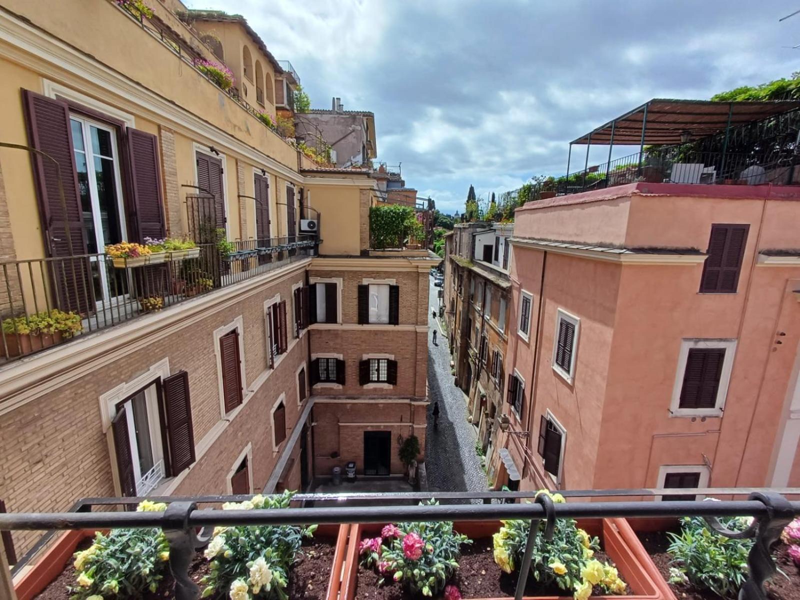 Roman Top Floor