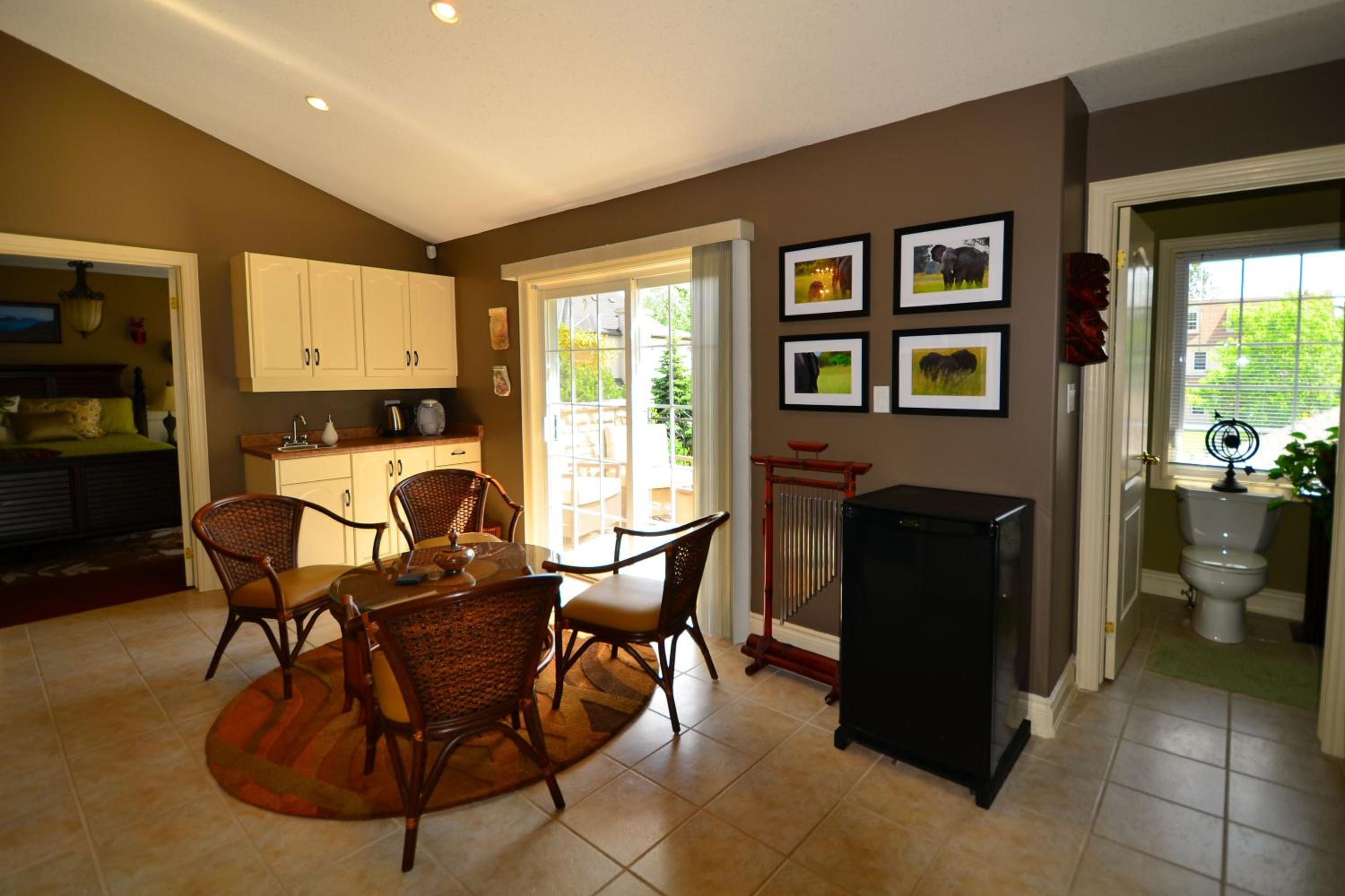 Explorer House Bed & Breakfast
