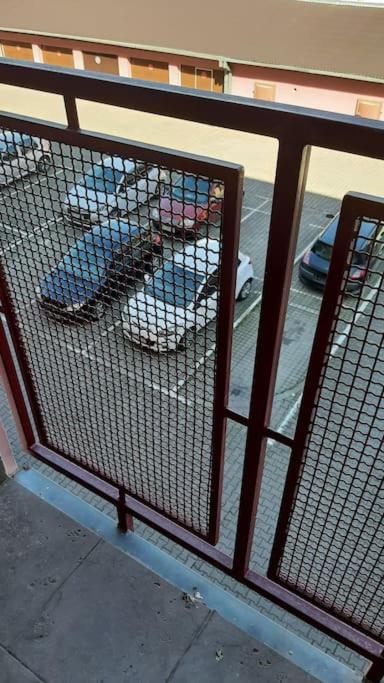 KostaStan - sa parkingom view 4
