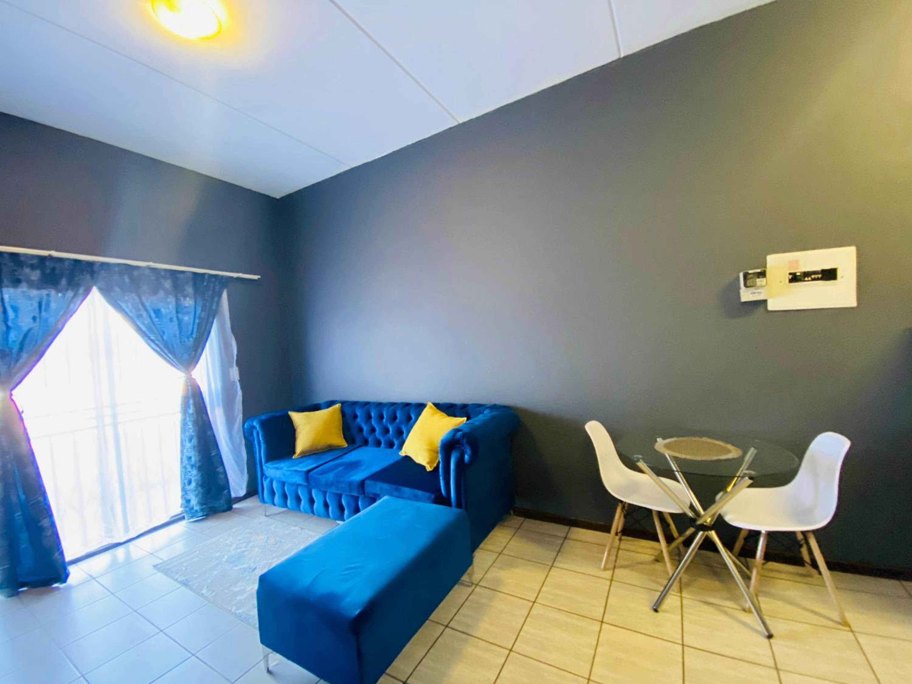 Apartment in Kempton park view 2
