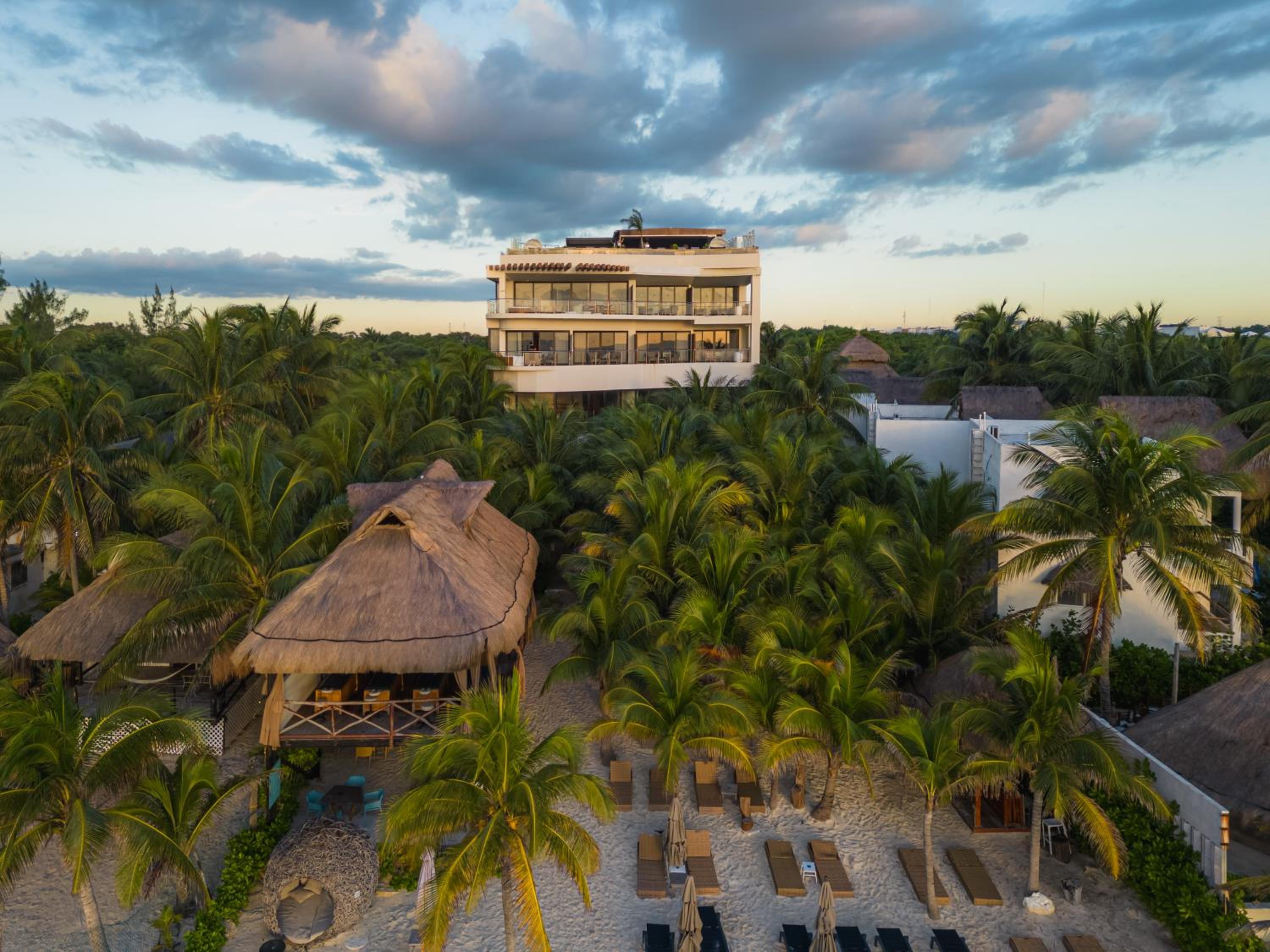Hotel Mvngata Beach Hotel