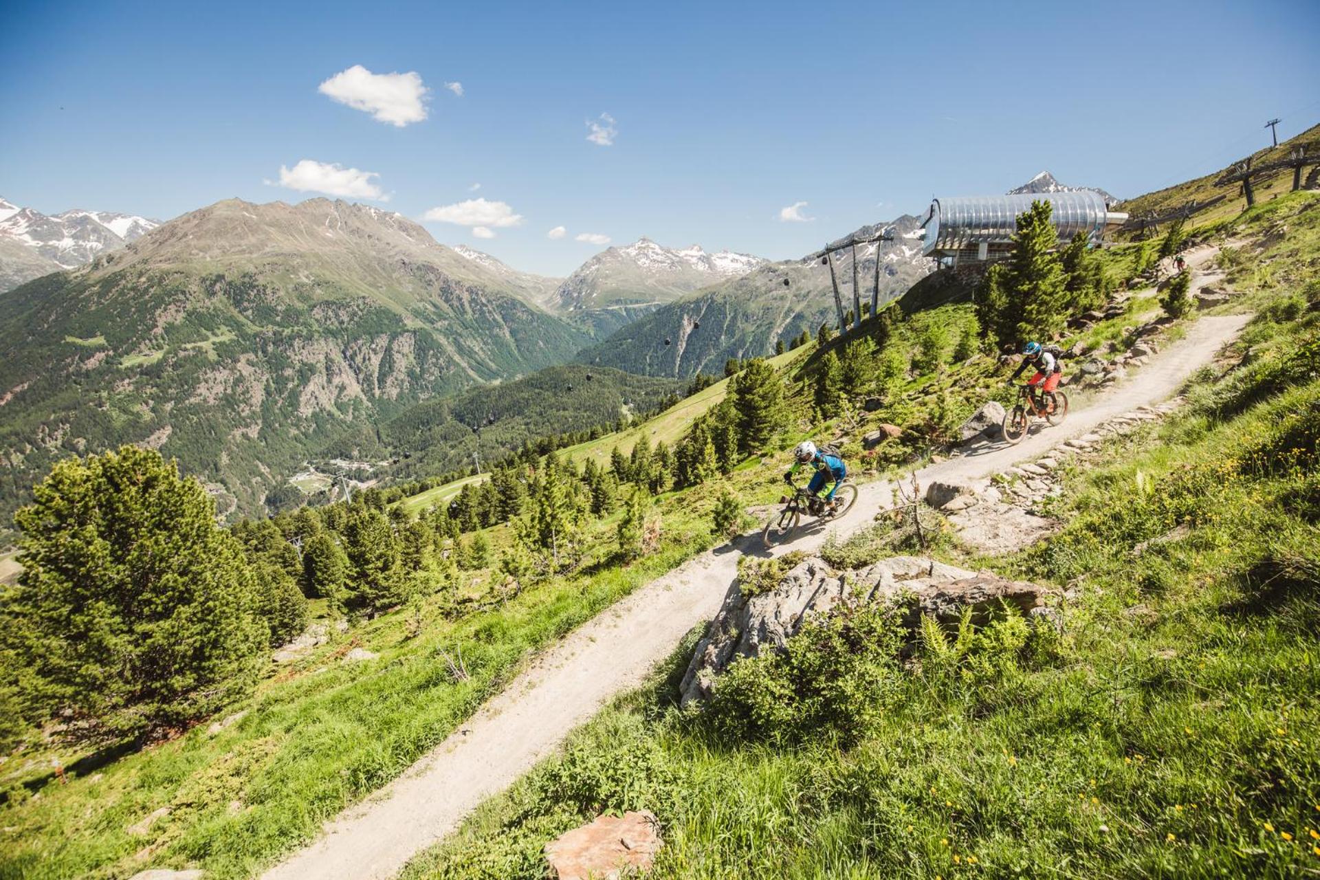 Conveniently Located Alpine Apartment