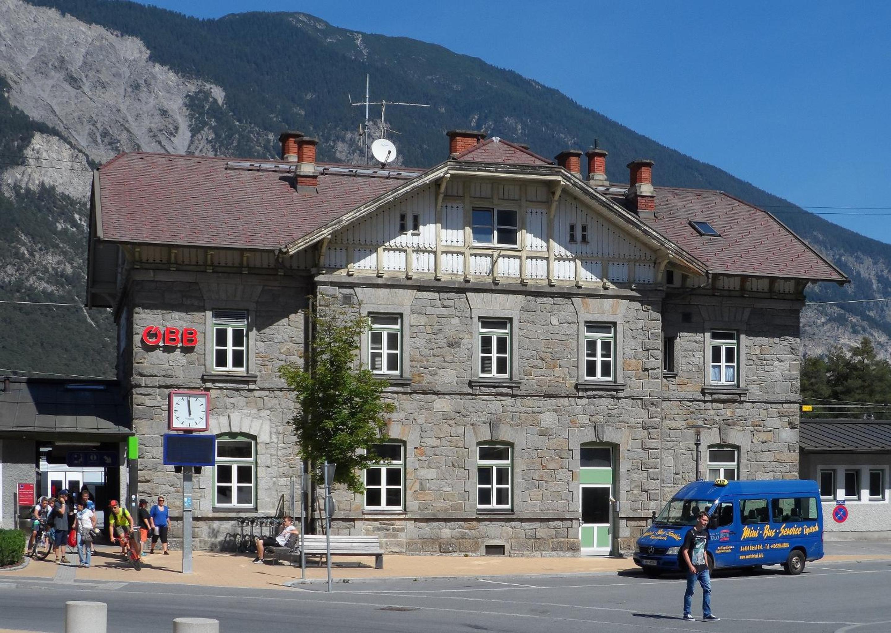 Conveniently Located Alpine Apartment