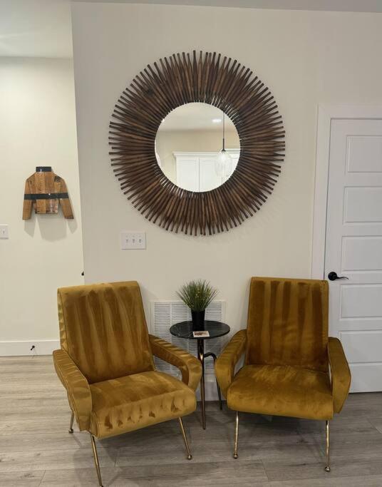 Lexington Vacations - Luxurious 3 BR Distillery District Townhouse - Property Image 22