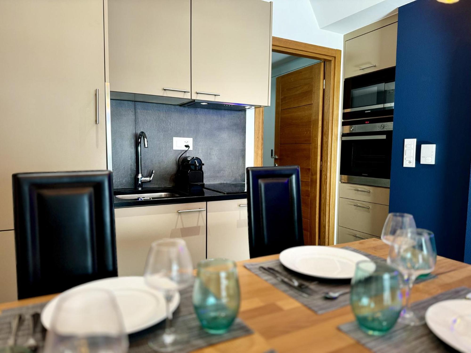 Close to Lake & Chillon Castle, New & Comfortable