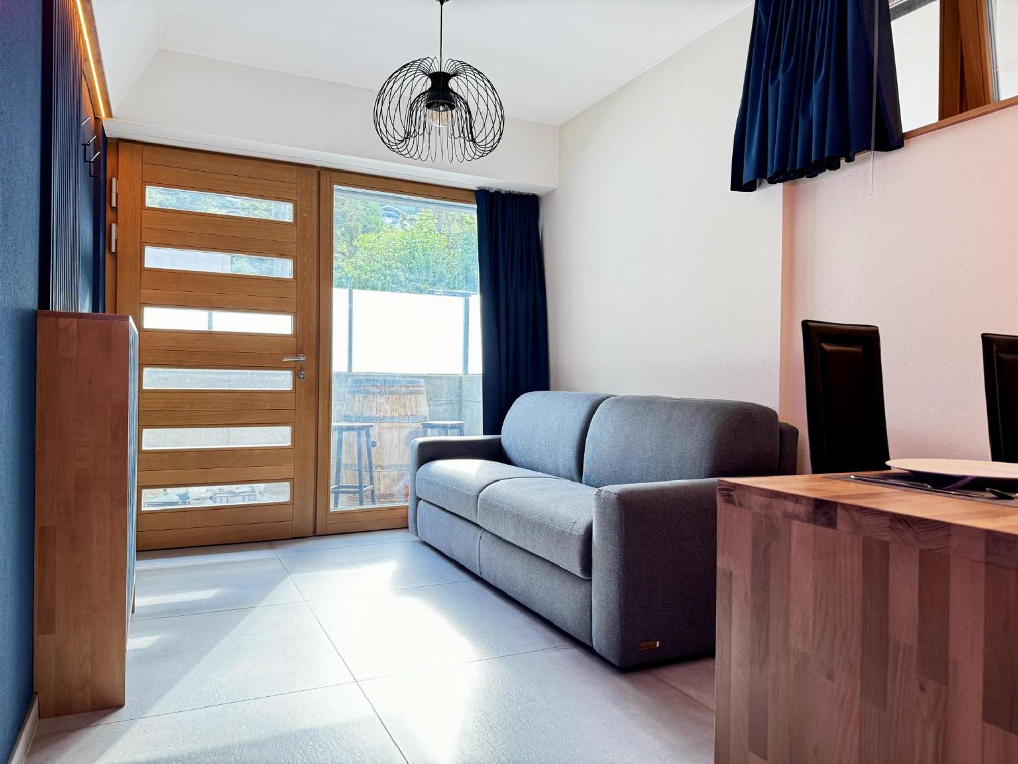 Close to Lake & Chillon Castle, New & Comfortable