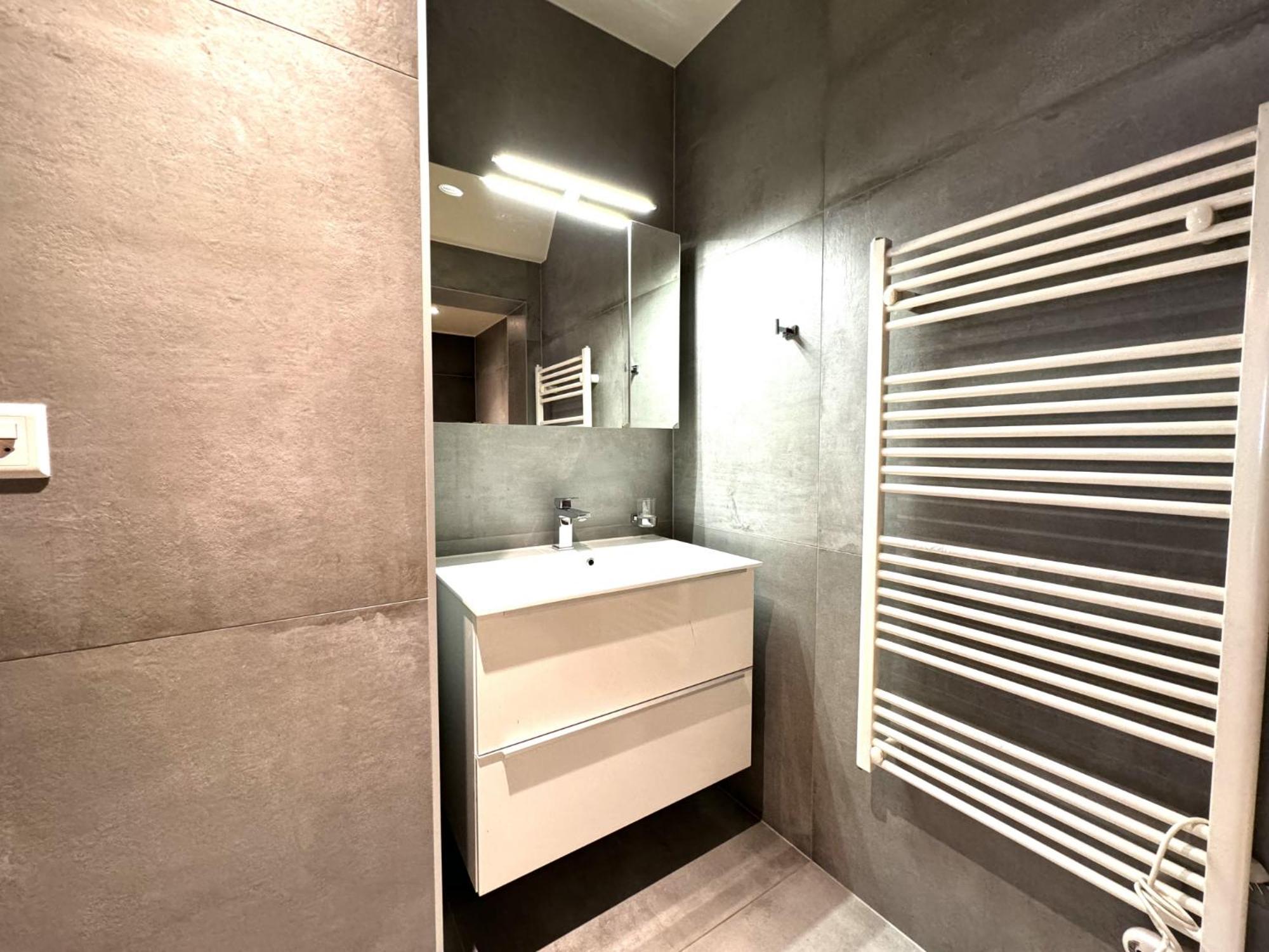 Close to Lake & Chillon Castle, New & Comfortable