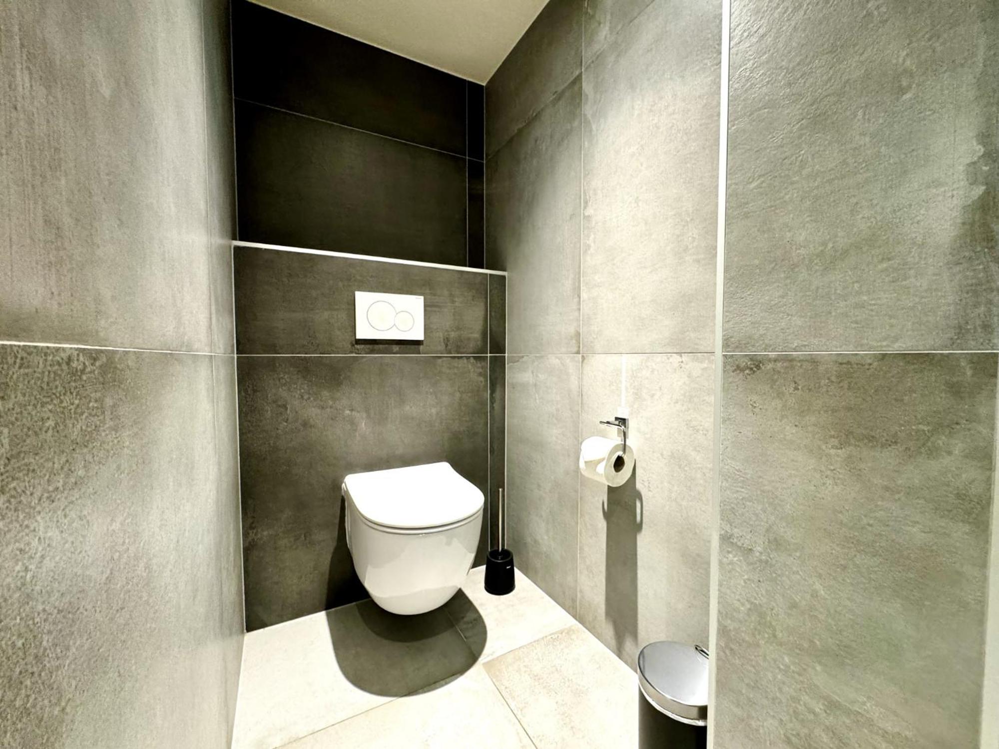 Close to Lake & Chillon Castle, New & Comfortable