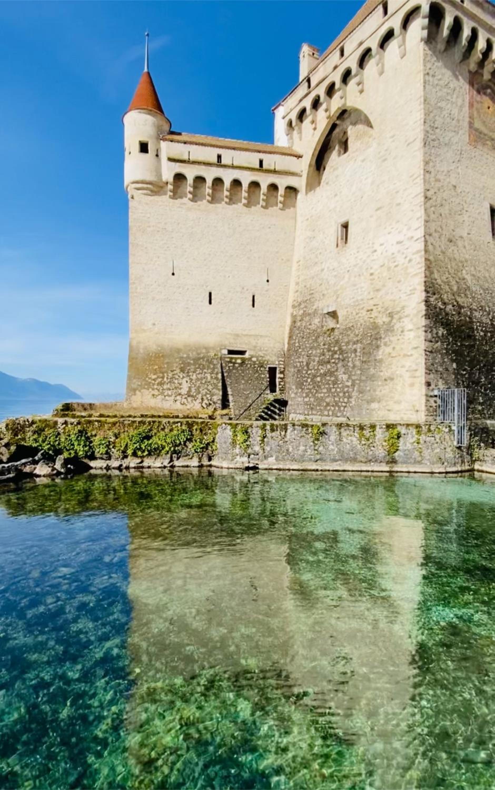 Close to Lake & Chillon Castle, New & Comfortable
