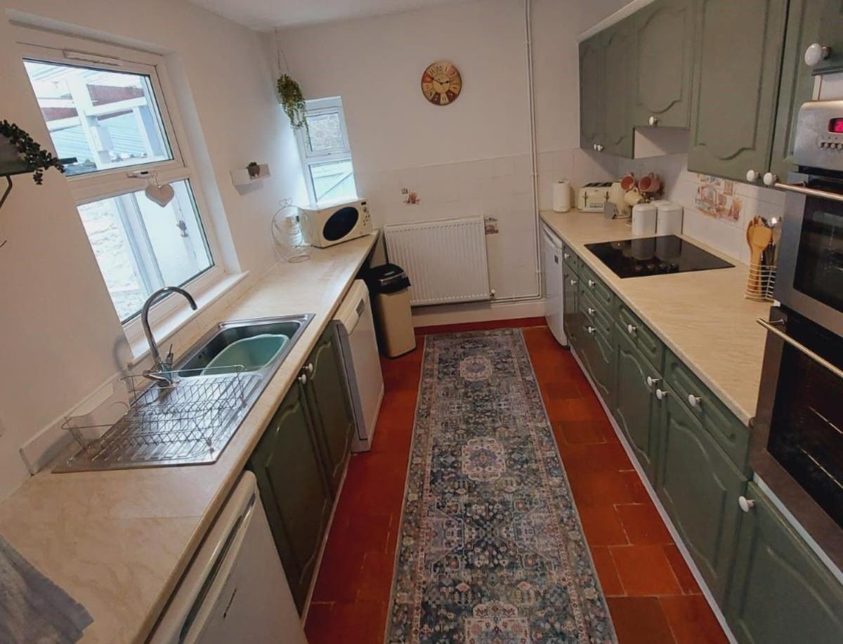 Synod Farm Cottage, 5 Person Hot Tub, Pets Welcome