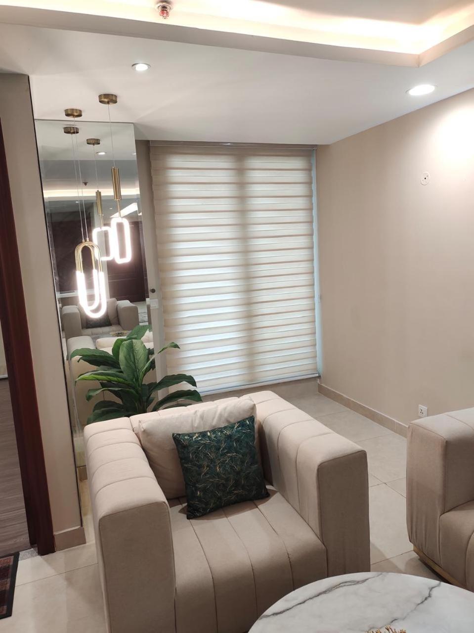 Penta Square Apartments - 1 2 3 4 Bedroom by Luxuryapartmentspk