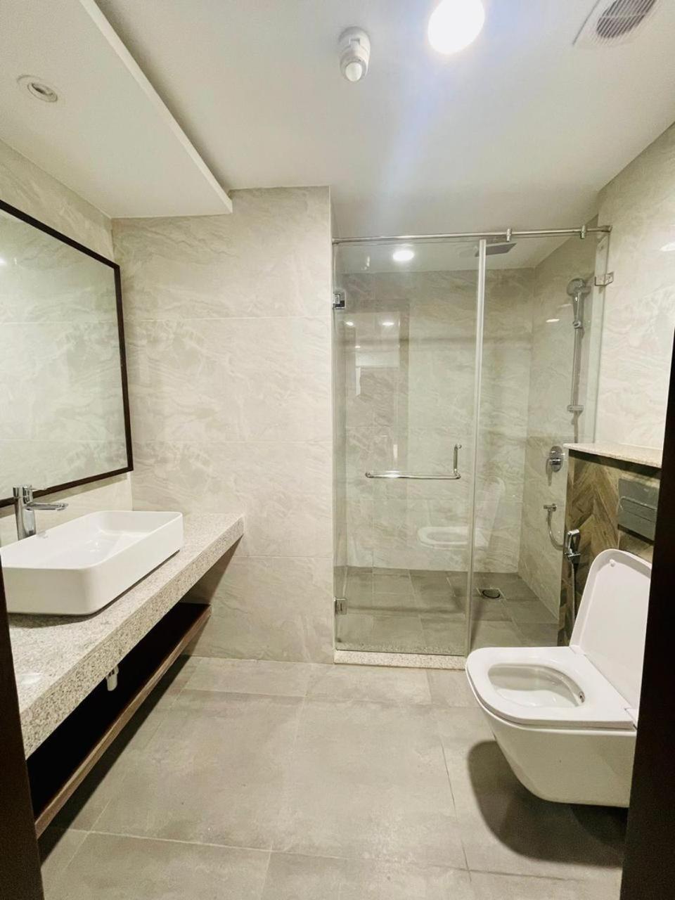 Penta Square Apartments - 1 2 3 4 Bedroom by Luxuryapartmentspk