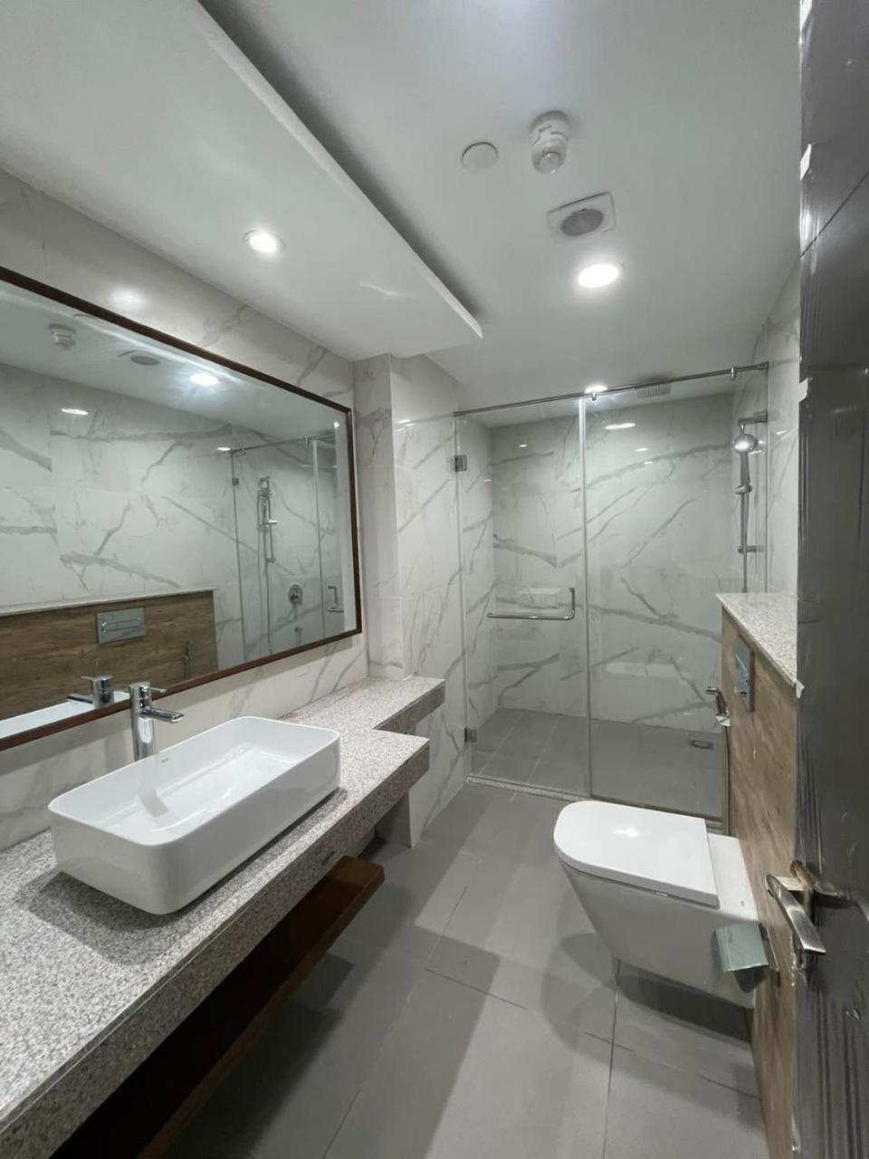 Penta Square Apartments - 1 2 3 4 Bedroom by Luxuryapartmentspk