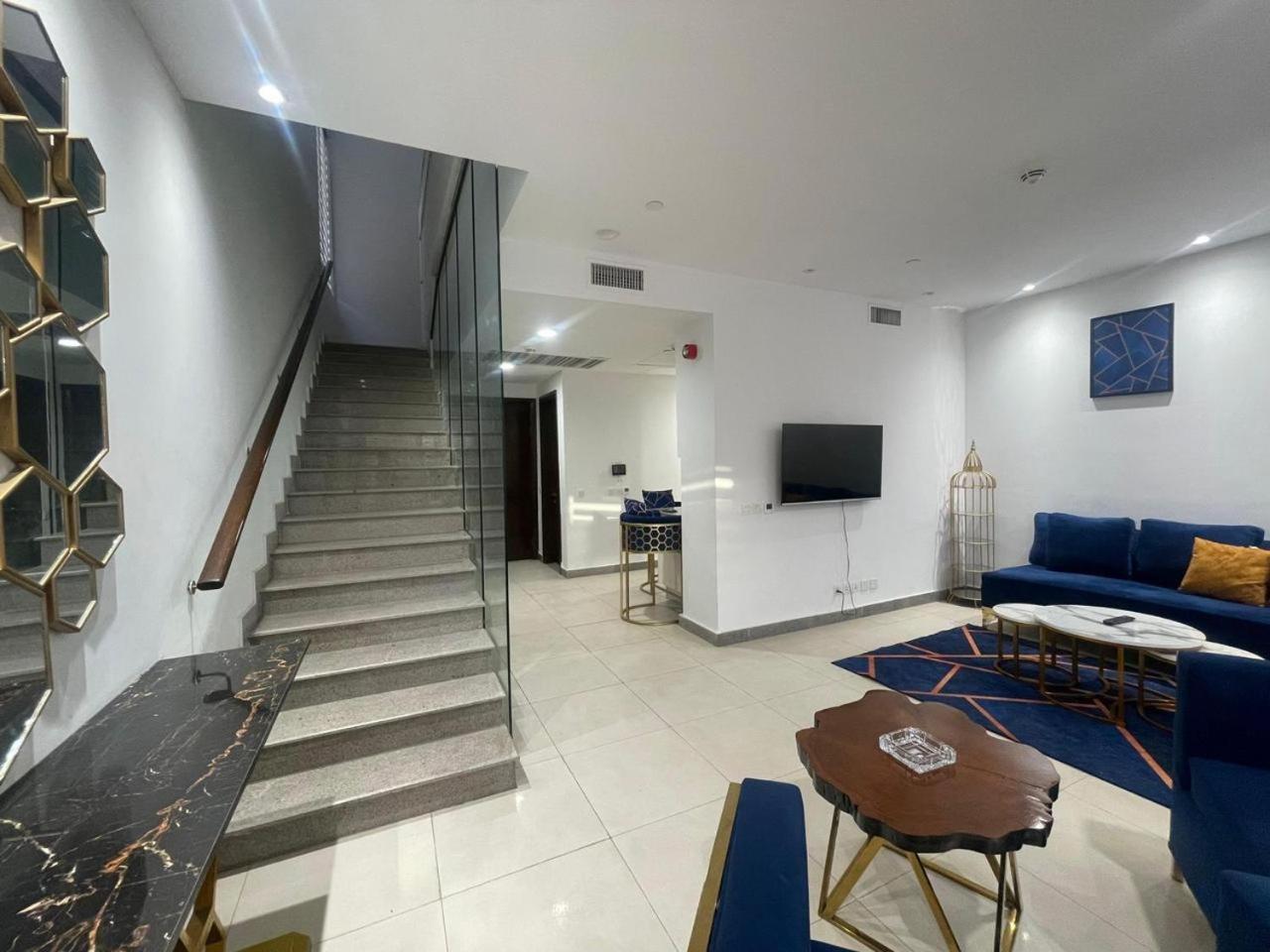 Penta Square Apartments - 1 2 3 4 Bedroom by Luxuryapartmentspk