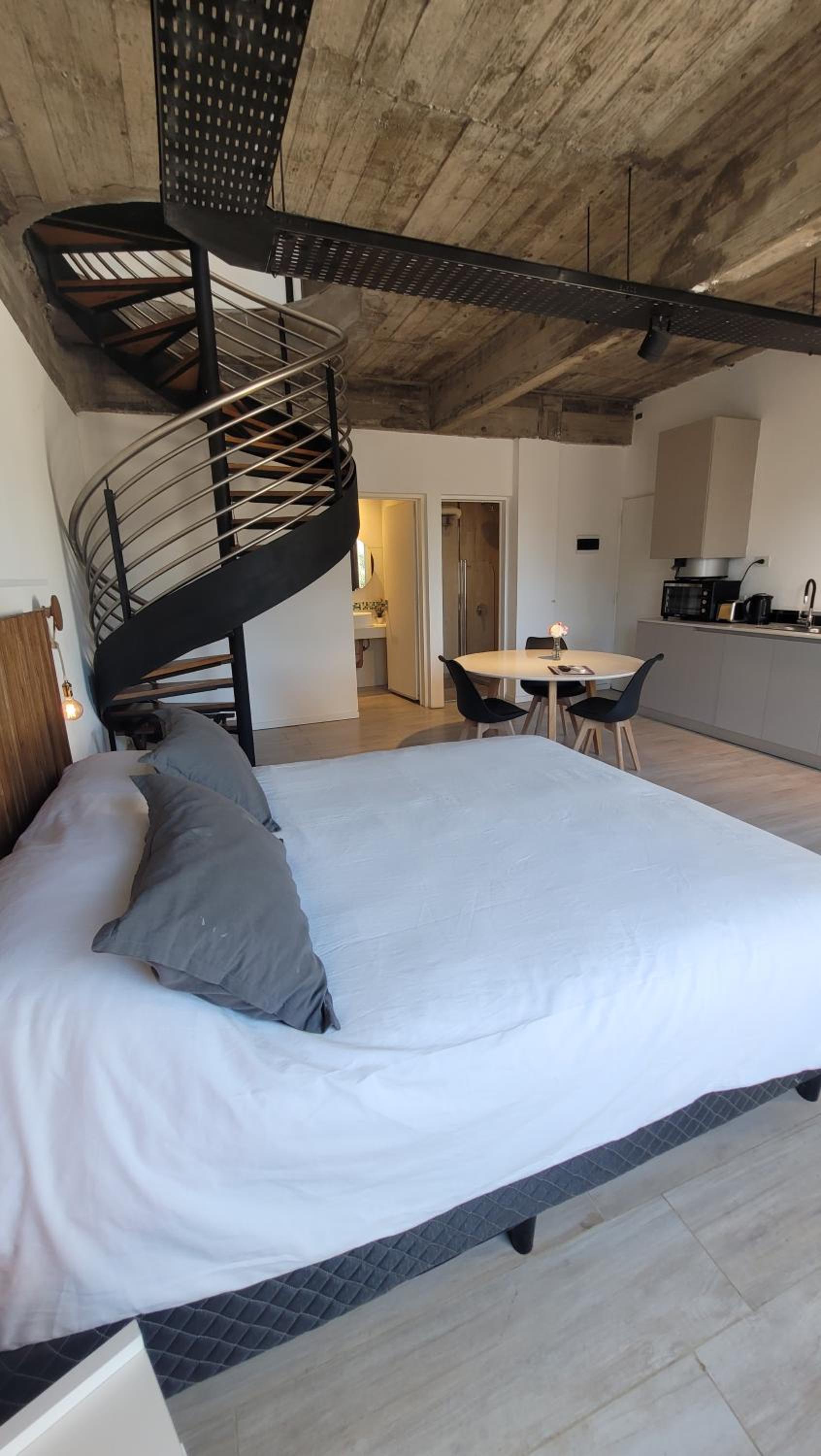 La Belle San Isidro Lofts