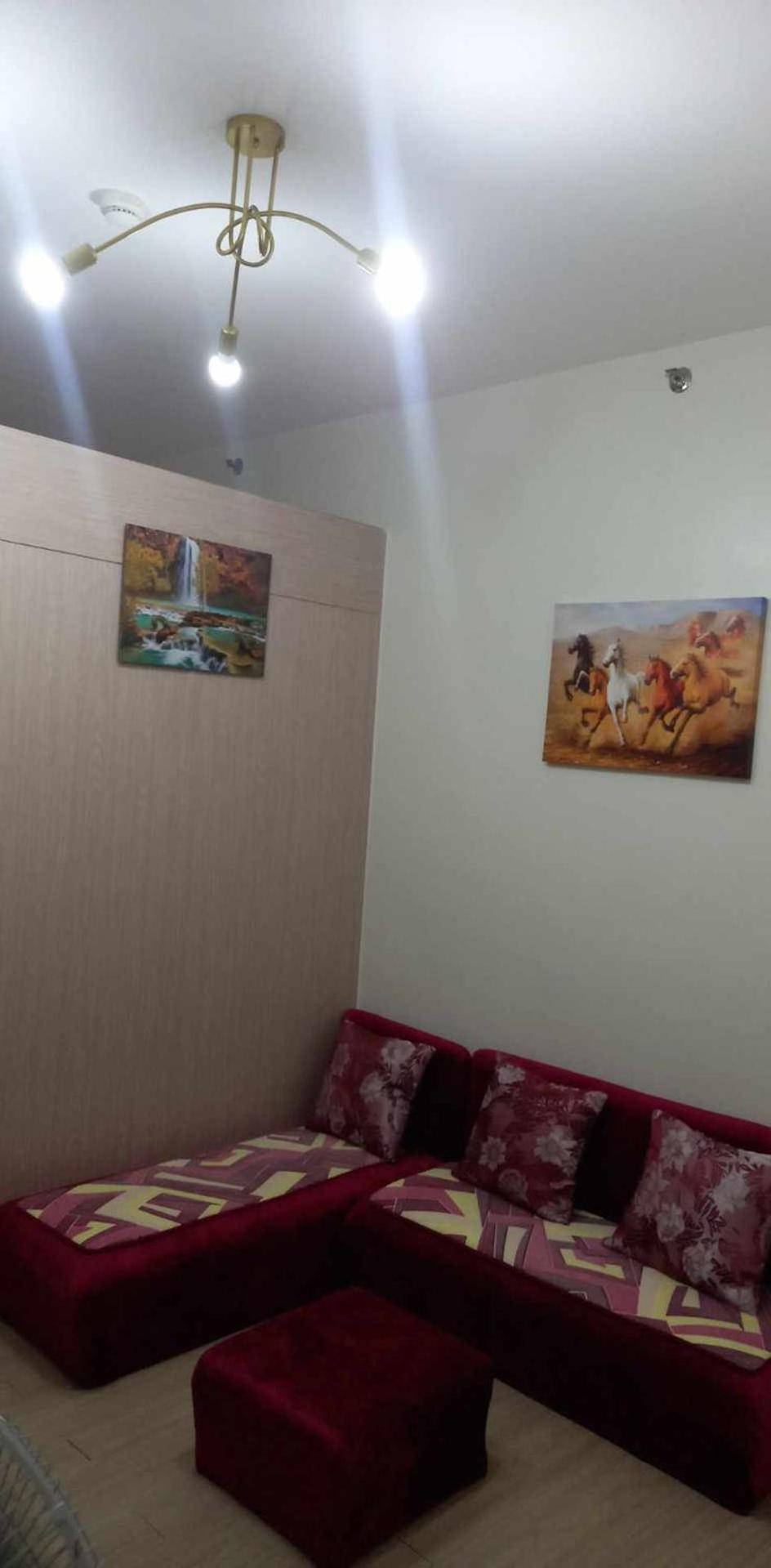 Comfy 1 Bedroom with Netflix & Free Wifi - Trees Residences Condominium