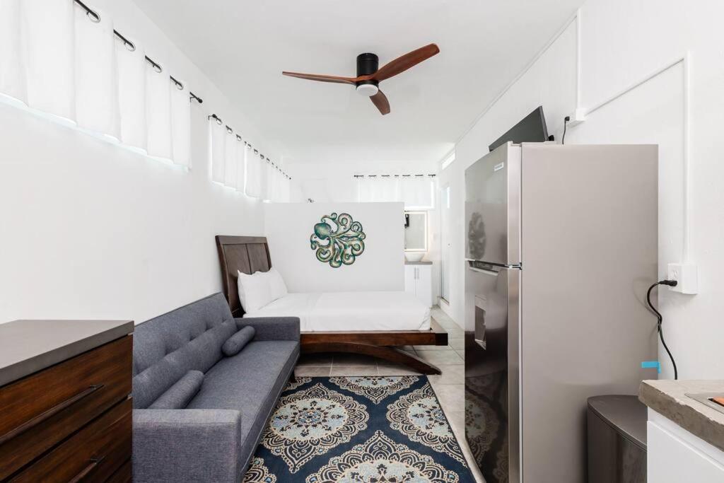 Casa Mariposa - Hilltop home with Pool and Rooftop view 4