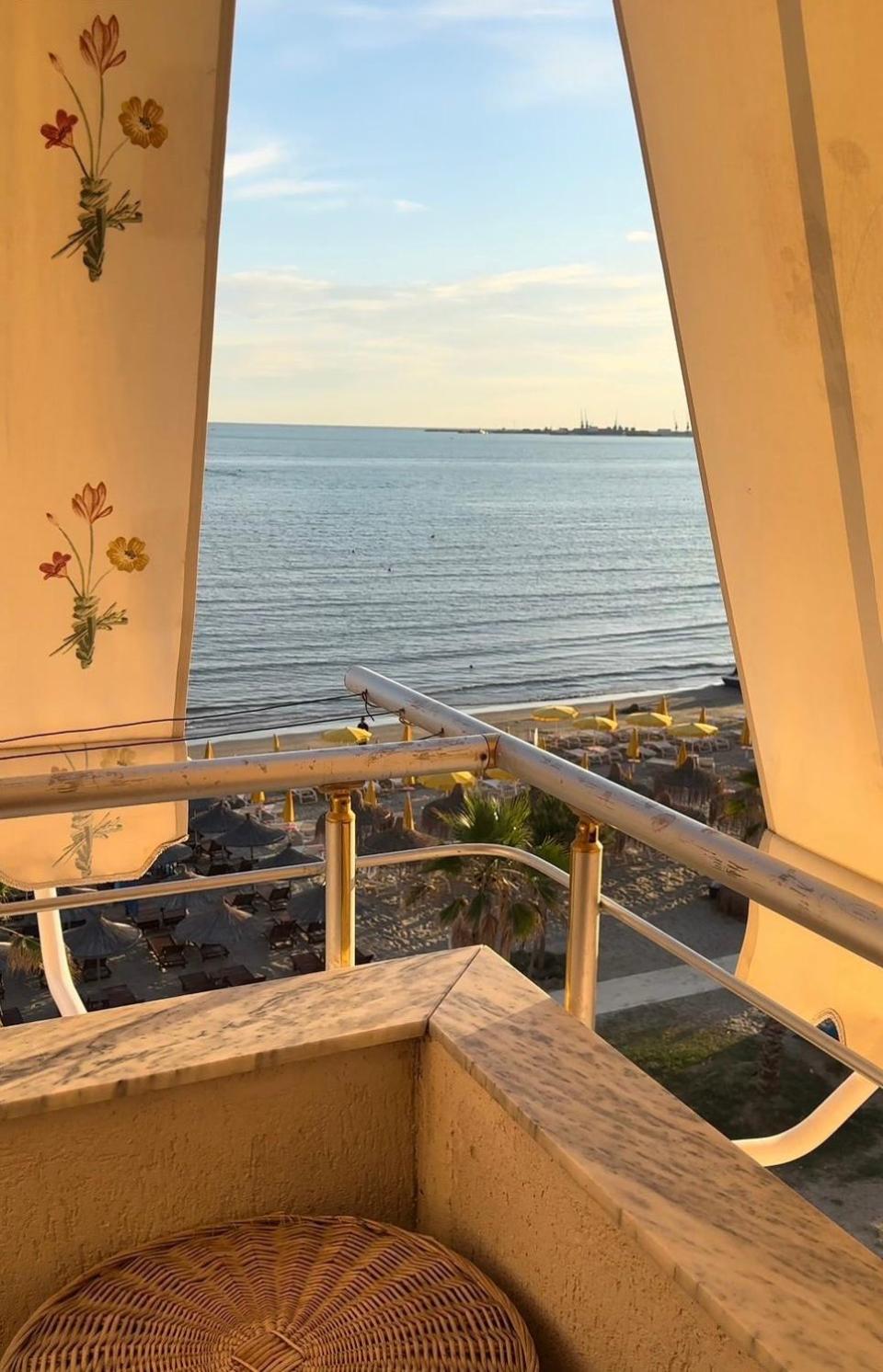 Beach Front Apartment Pedonale