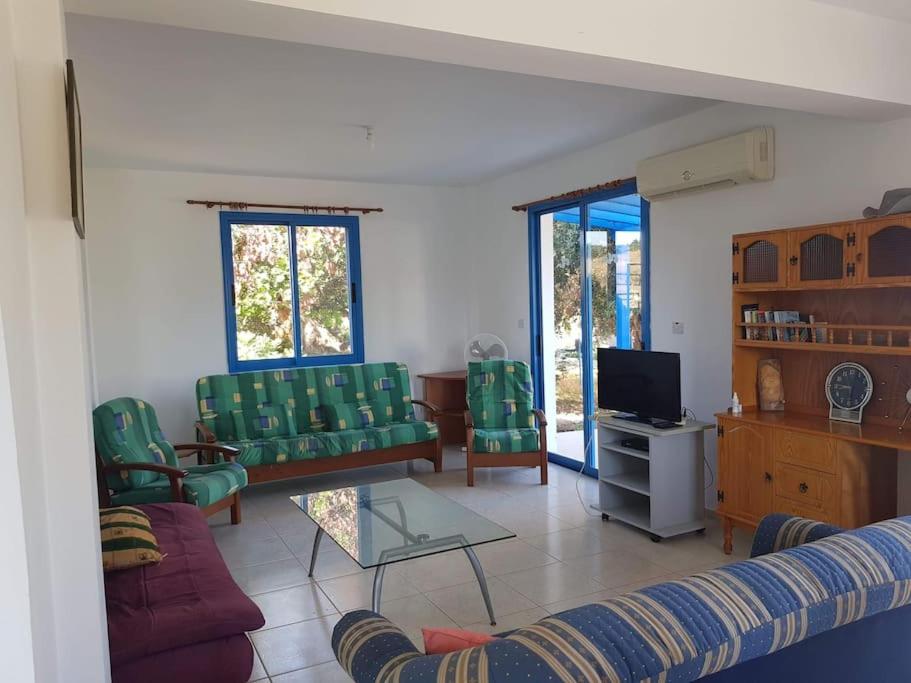 Queen Eyridiki Luxury Villa 1