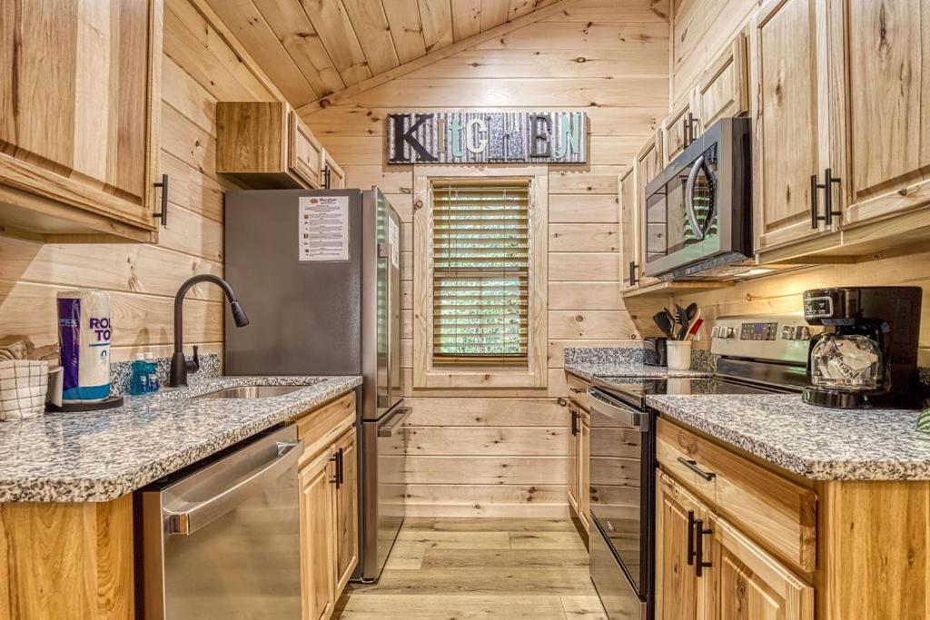 Queens Quarters, Pickleball Court, Creek, WIFI, Mountain Views, Starting at 79