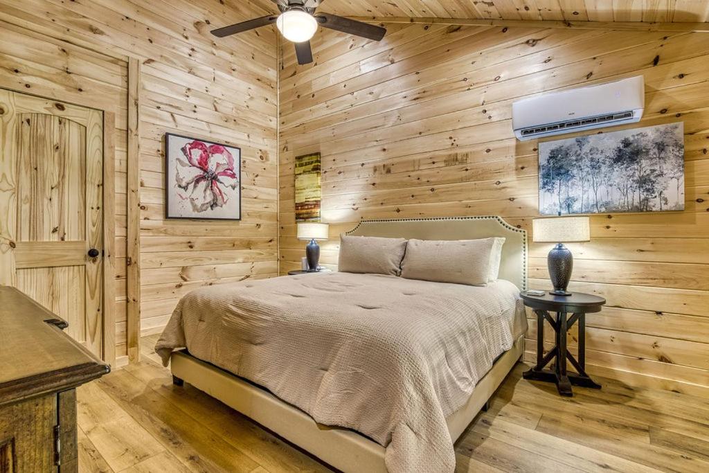 Queens Quarters, Pickleball Court, Creek, WIFI, Mountain Views, Starting at 79