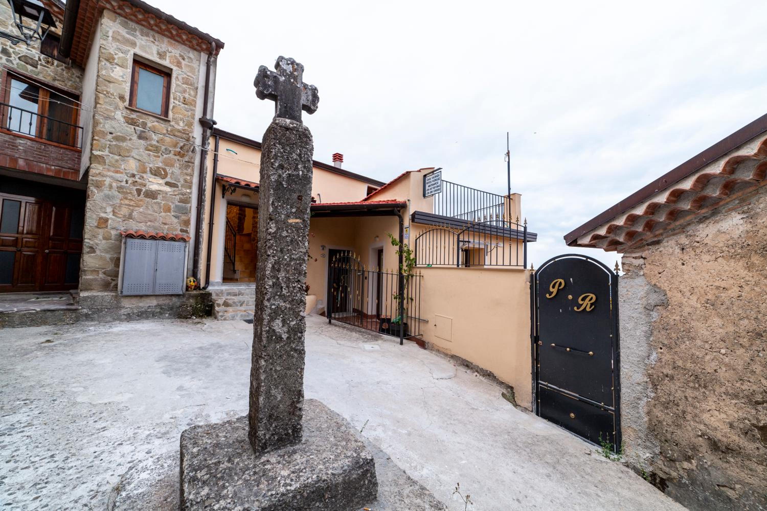Portico Rodriguez Abatemarco