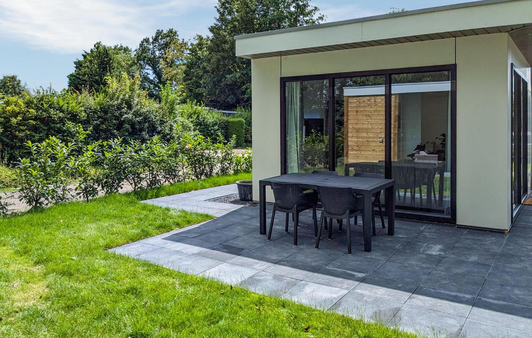 2 Bedroom Gorgeous Home In Heinkenszand