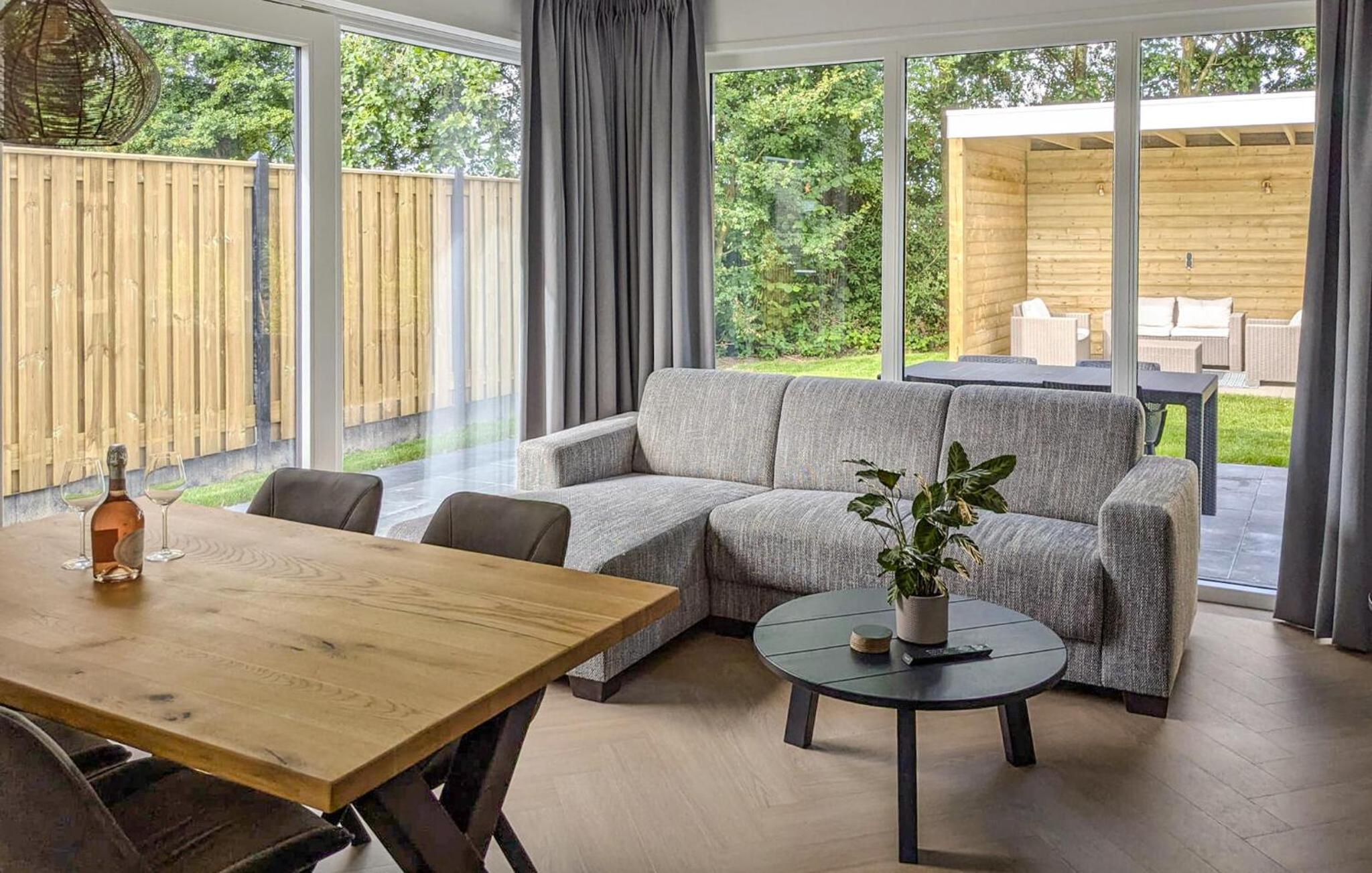 2 Bedroom Gorgeous Home In Heinkenszand