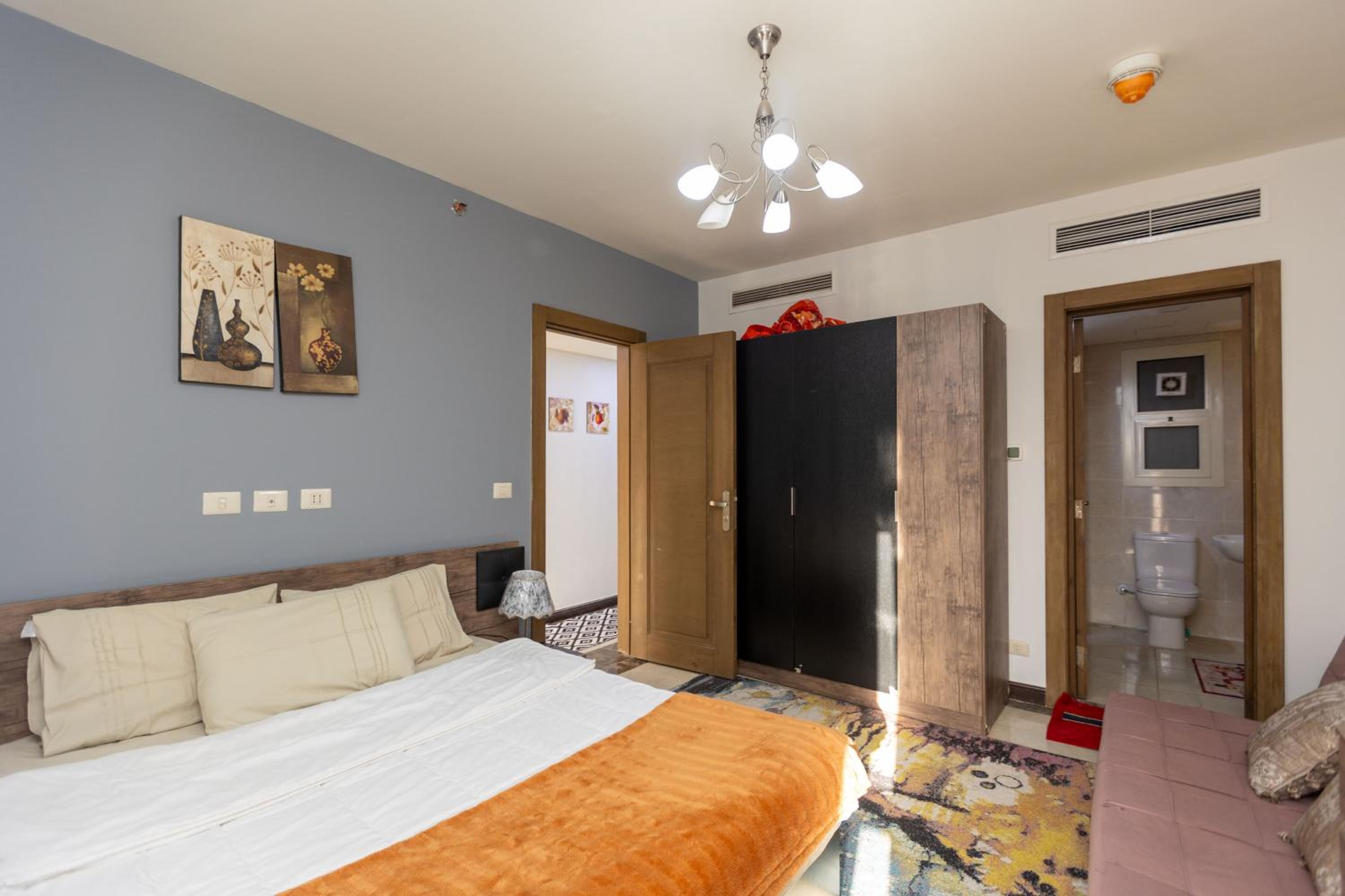 2 Bedroom Luxurious AUC Duplex with Private Balcony - Modern & Cozy