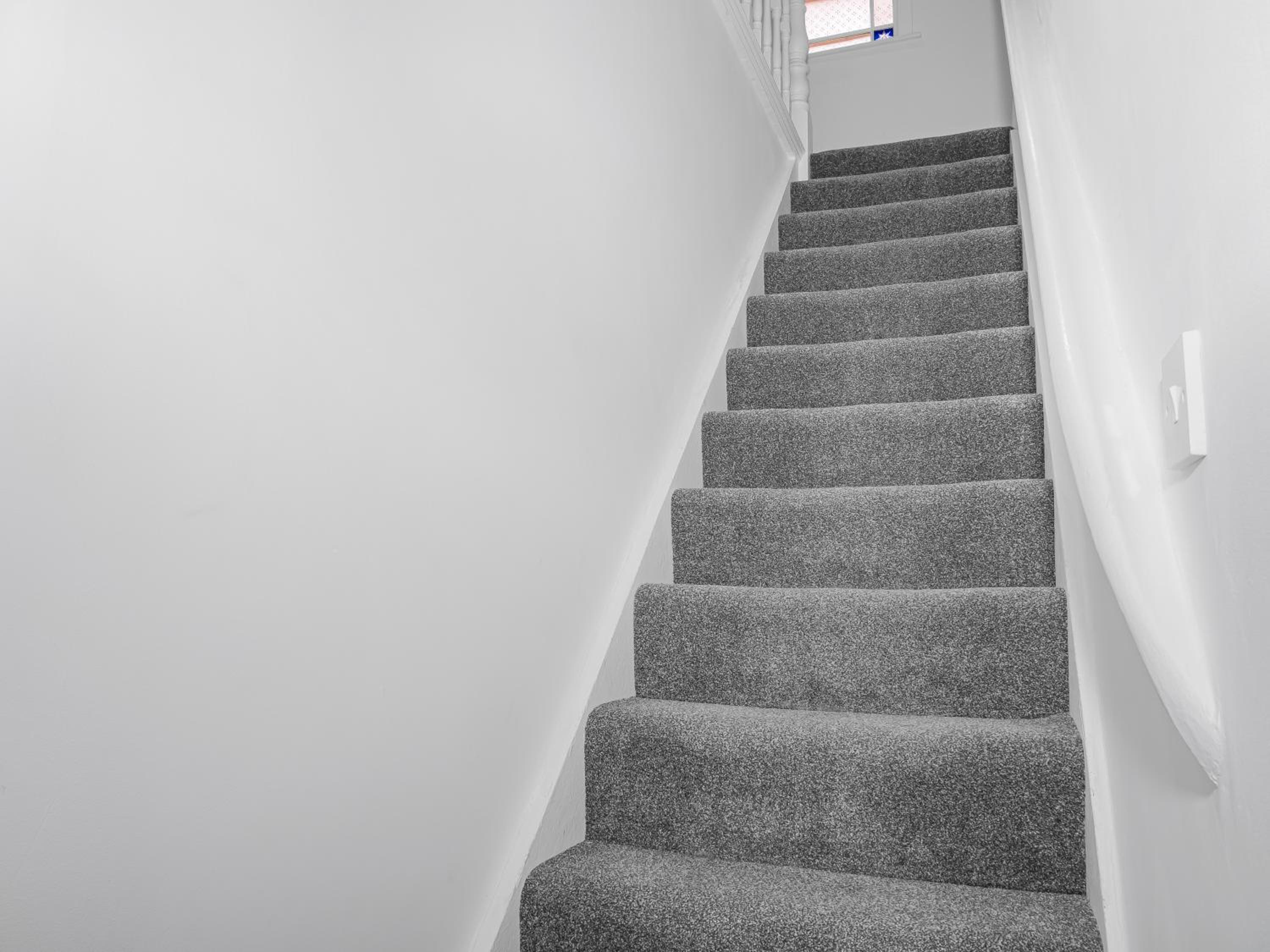 Roman Luxe 5 beds house, Colchester Essex view 4