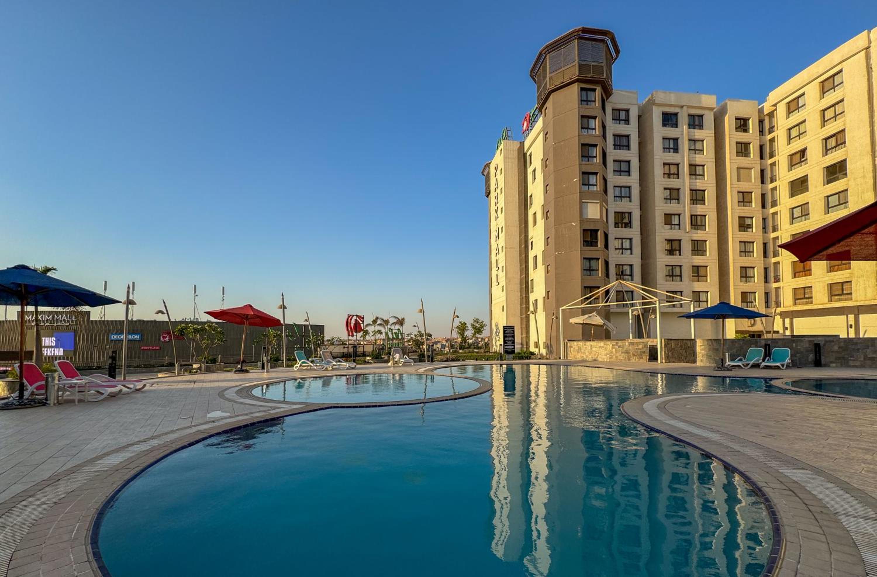 2 Bedroom Luxurious AUC Duplex with Private Balcony - Modern & Cozy