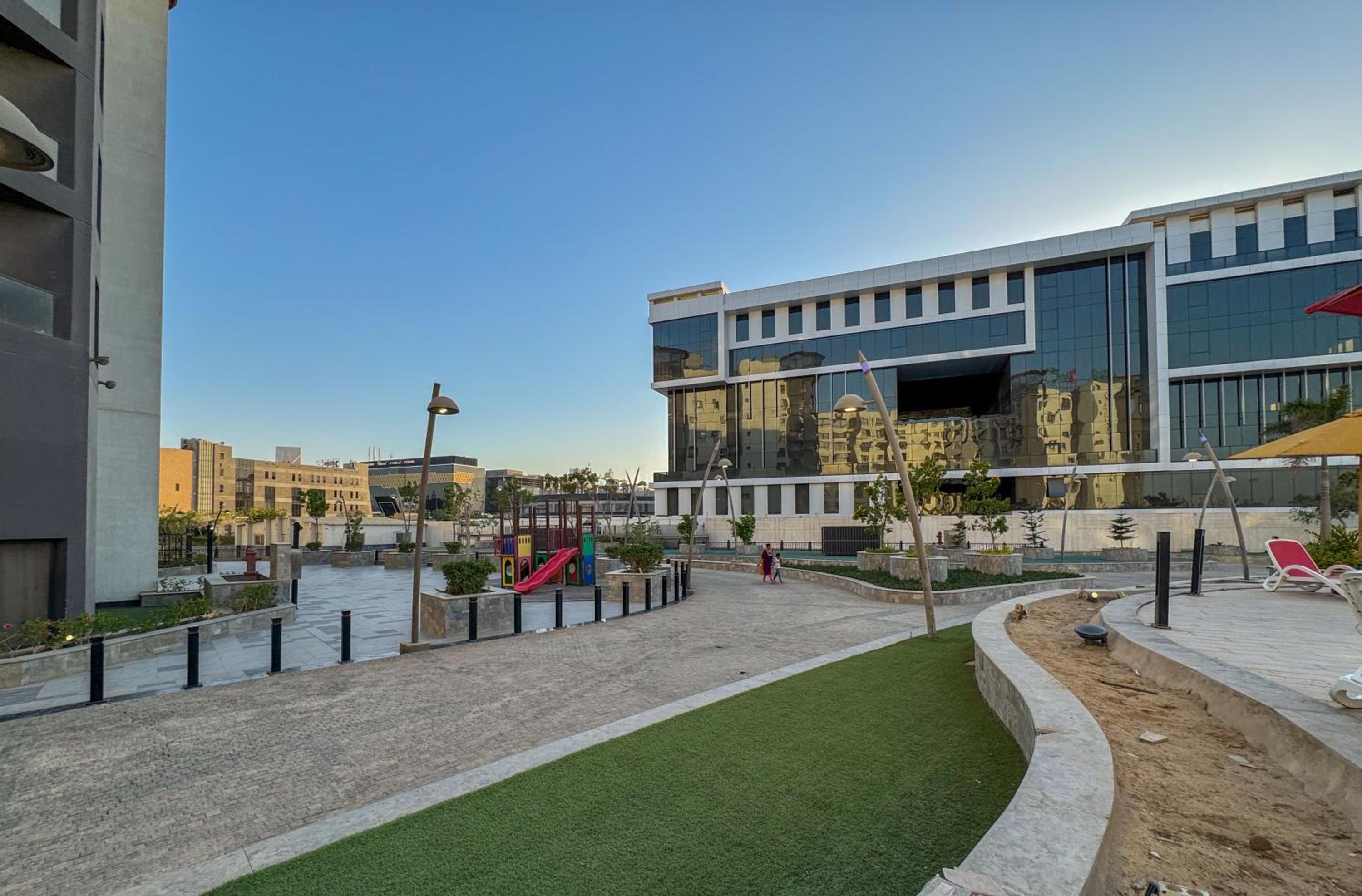 2 Bedroom Luxurious AUC Duplex with Private Balcony - Modern & Cozy