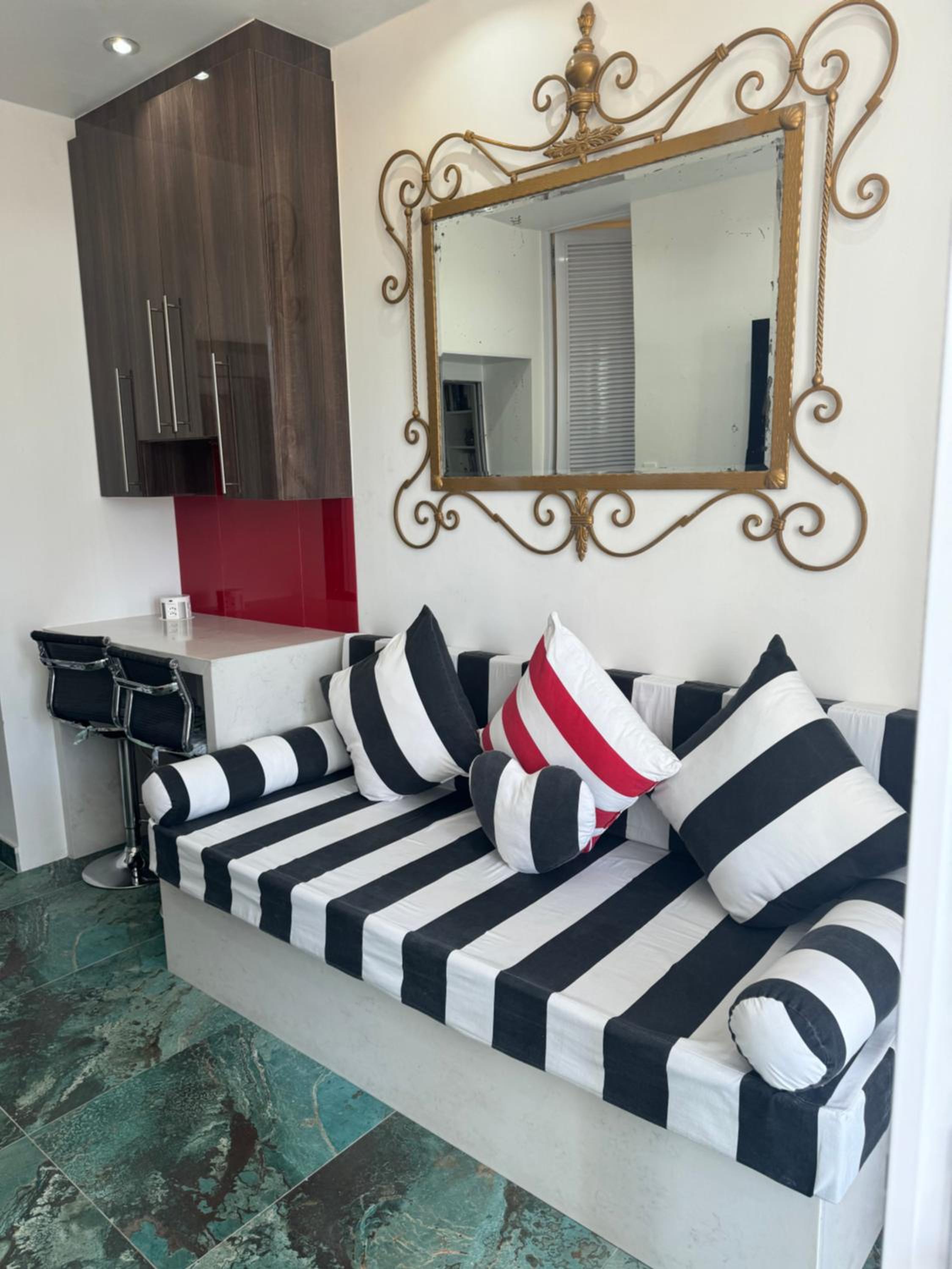 Emerald Suite with sea view strictly bookings for 4 guests accepted view 5