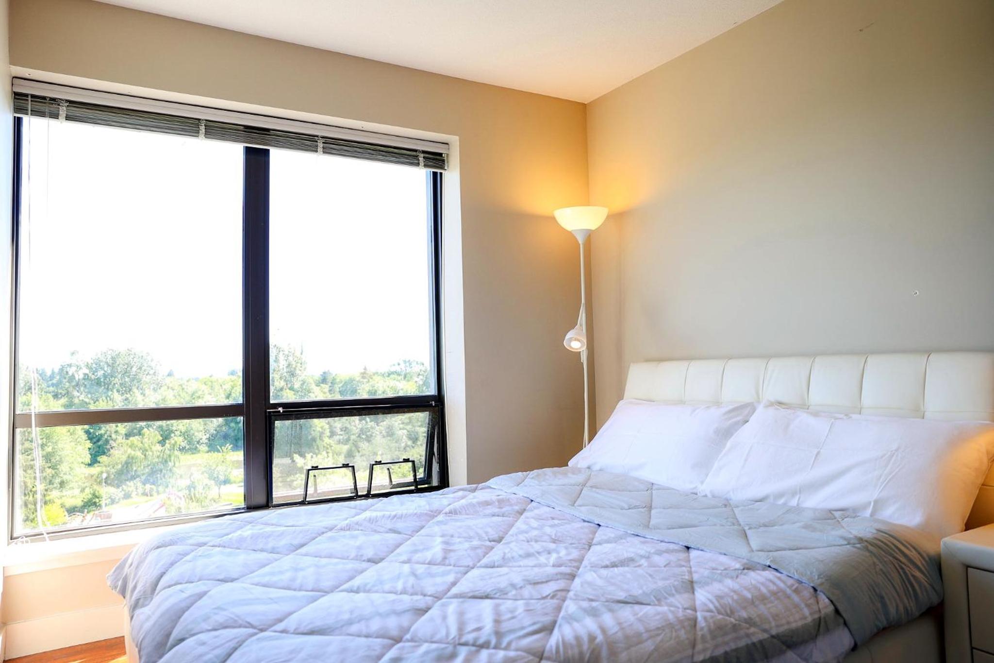 10 minutes to YVR, 2 bedrooms, 2 full bathrooms,high-rise with beautiful views