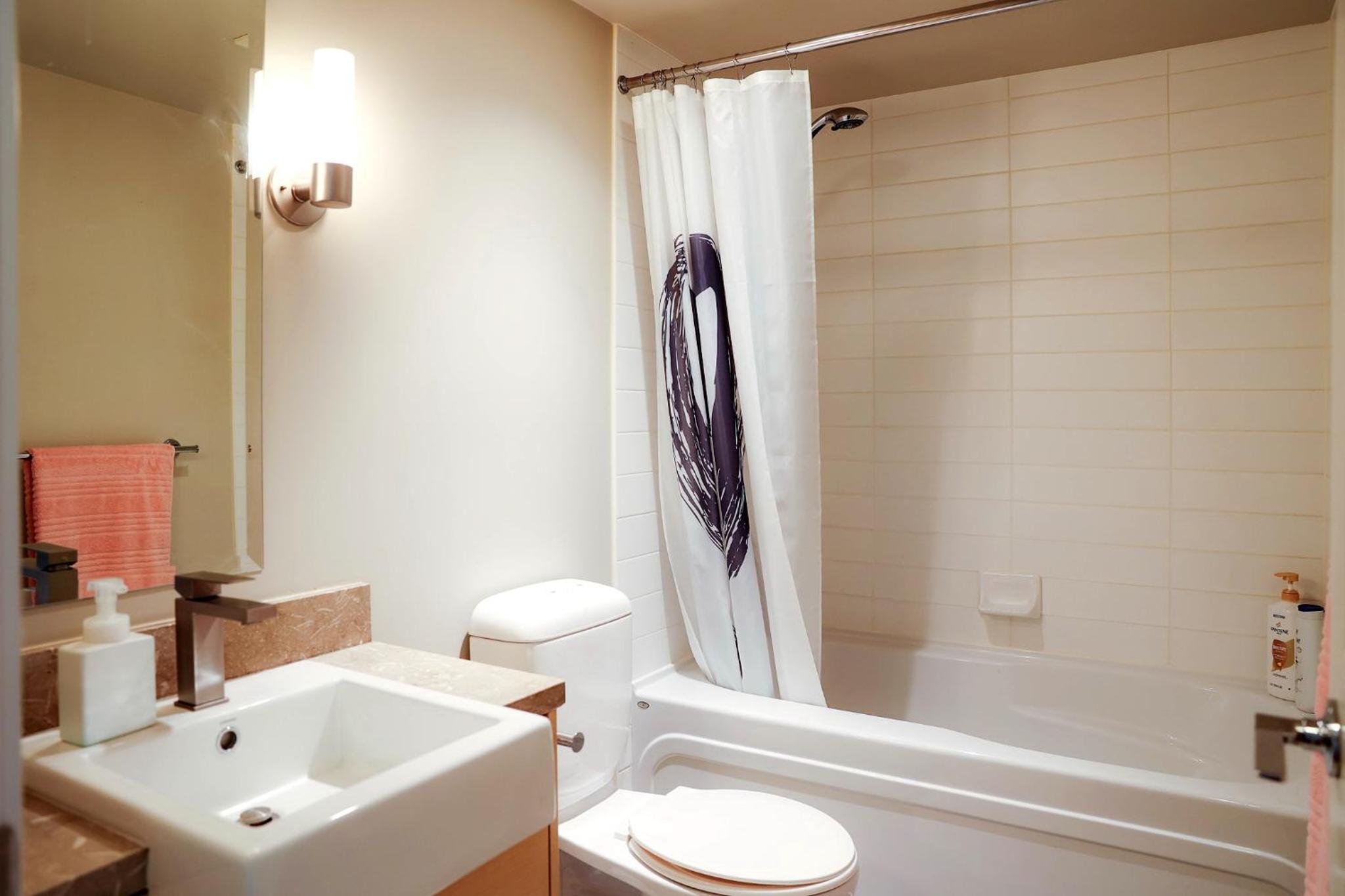 10 minutes to YVR, 2 bedrooms, 2 full bathrooms,high-rise with beautiful views