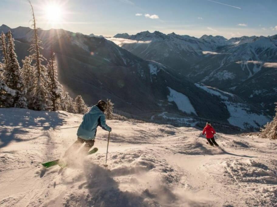 Reach Your Peak, Ski In, Ski Out, Pool, Hot Tub