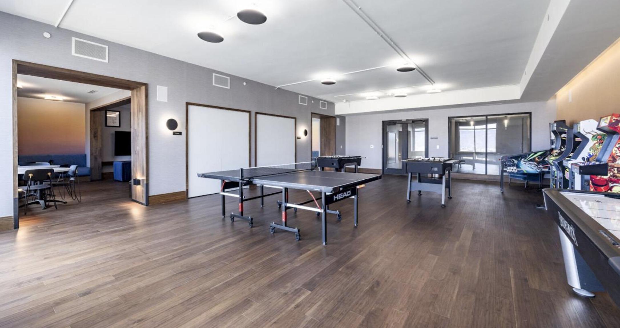 Luxury Studio, Minutes to Gondola, Ski Deer Valley, Hot Tubs, Resort Amenities view 4