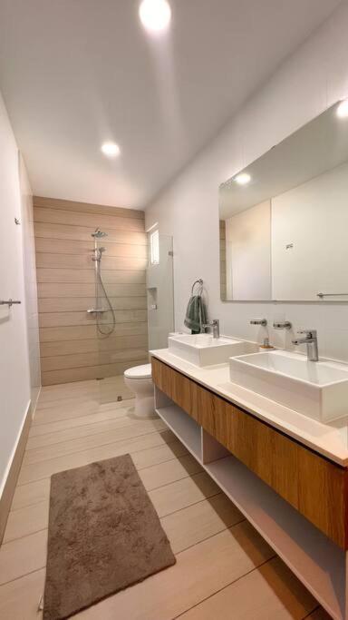 Navio C-103 Brand New Beach Apt view 2