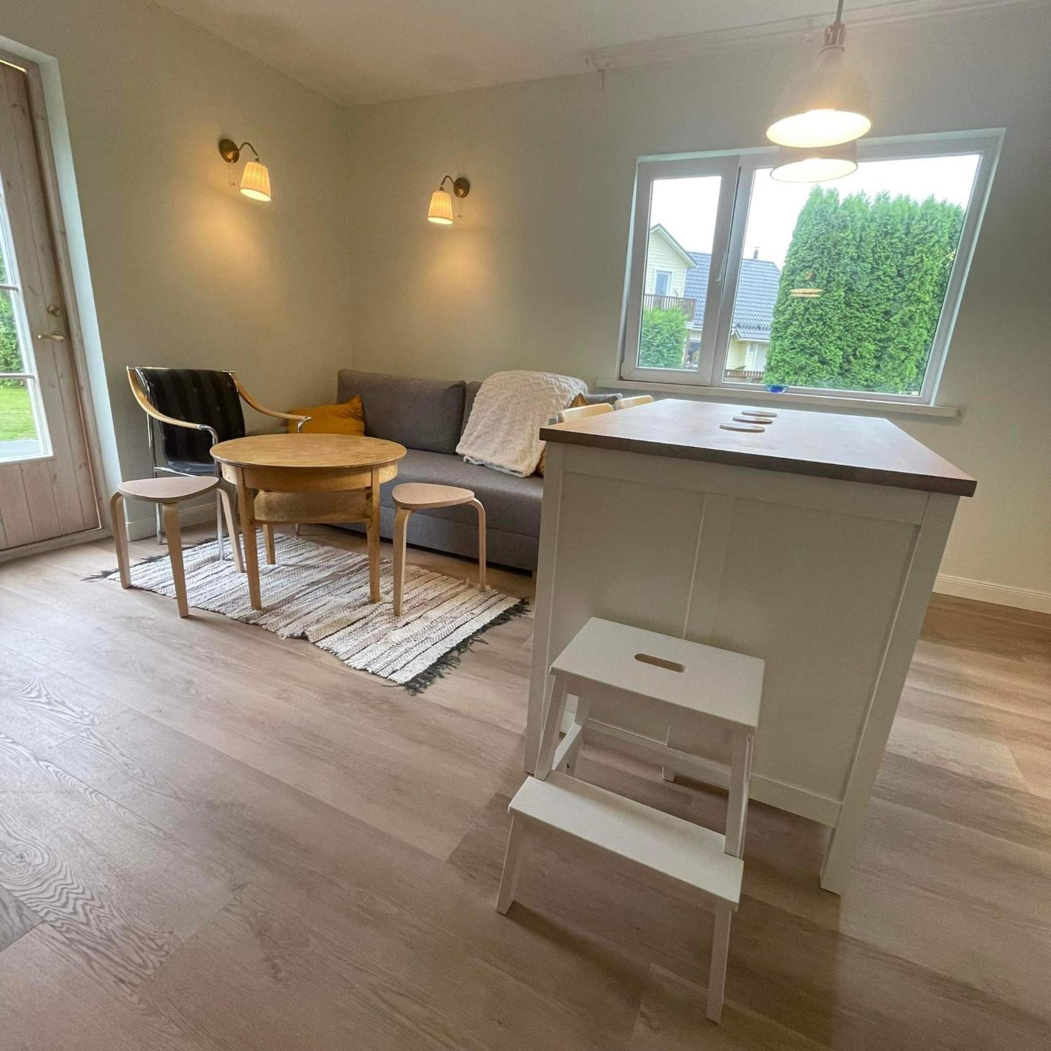 Daisy Lake House