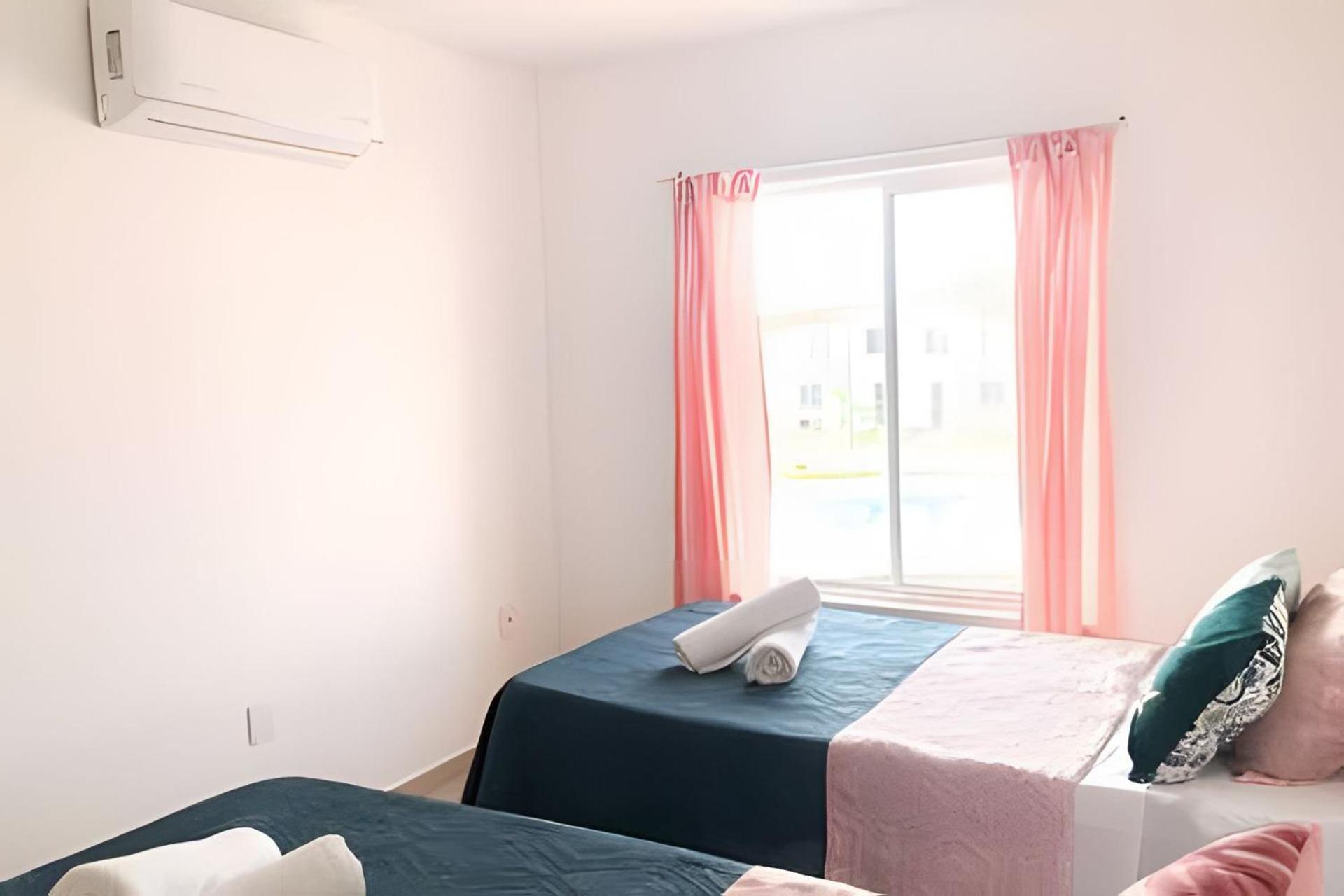 Modern Pool Side, 3 Bdrm House with parking view 4