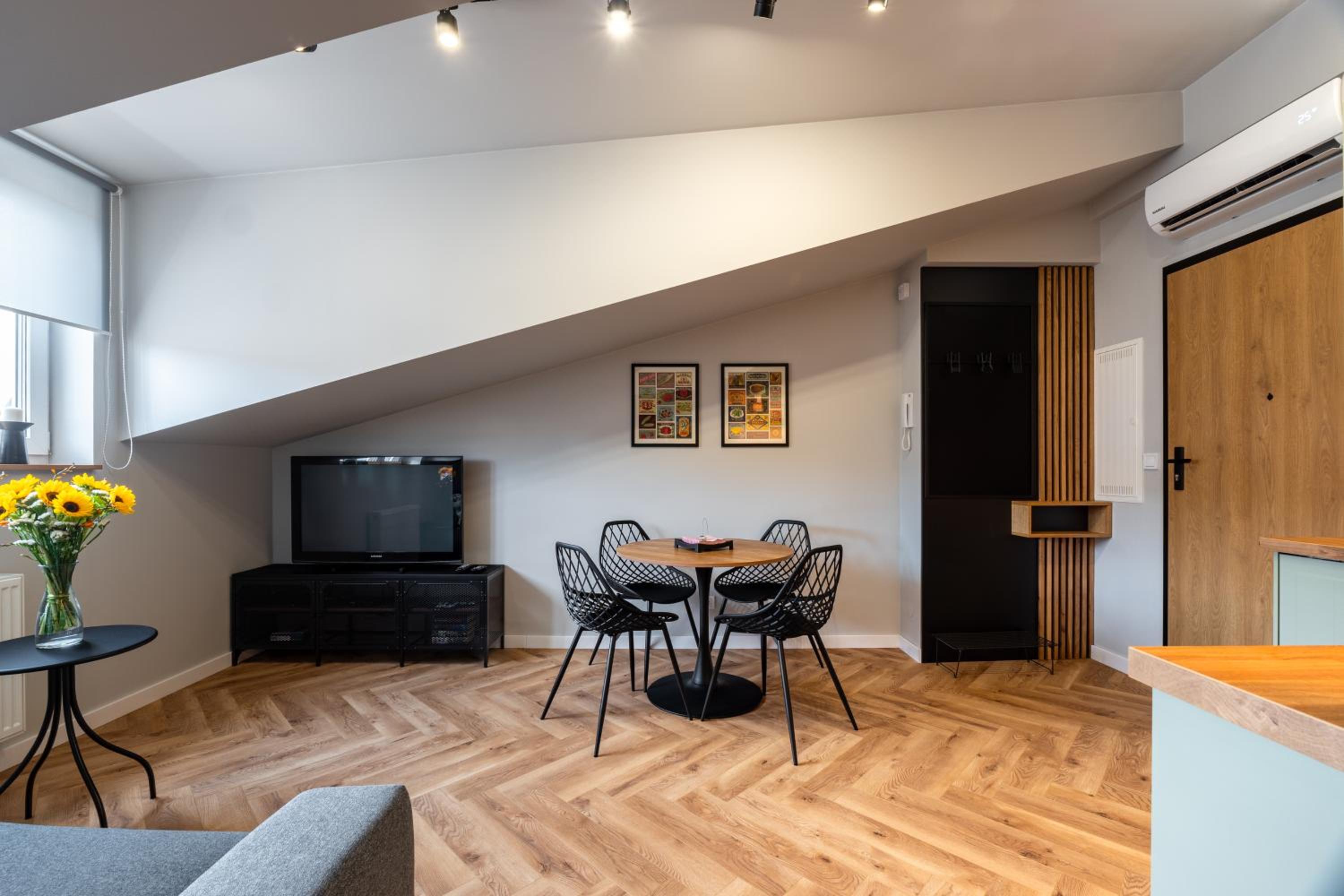 Sunflower Apartment Kalwaryjska Street
