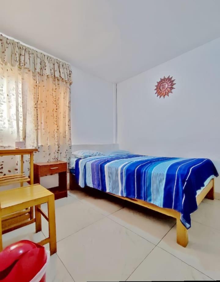 HOSTAl IMPERIO