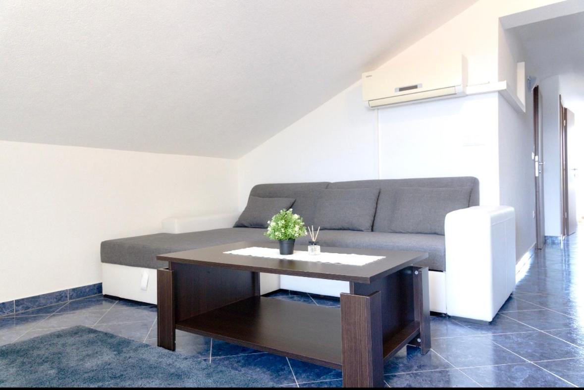 Apartmani Adriana