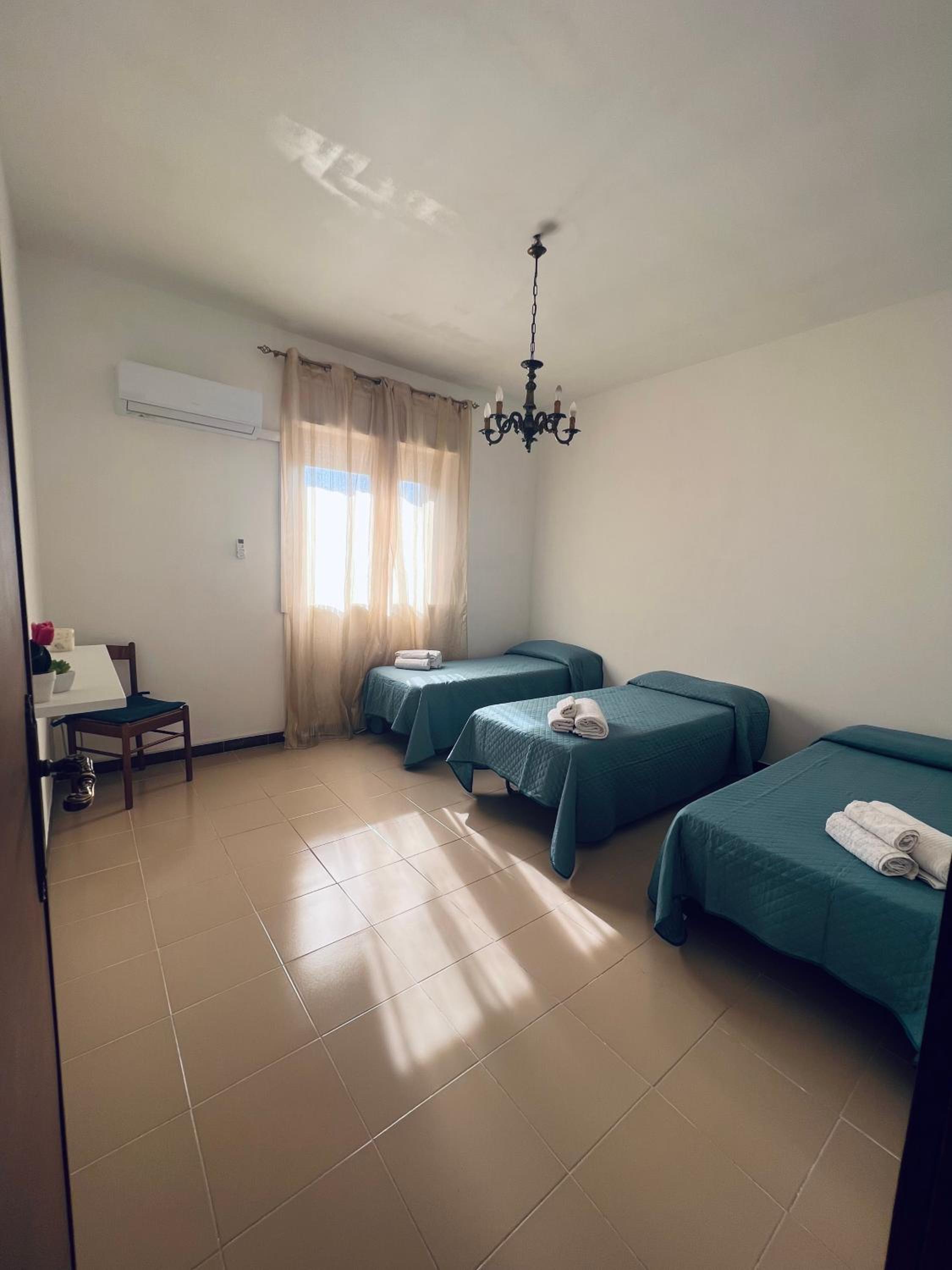 Sun House en Palermo — hotel room