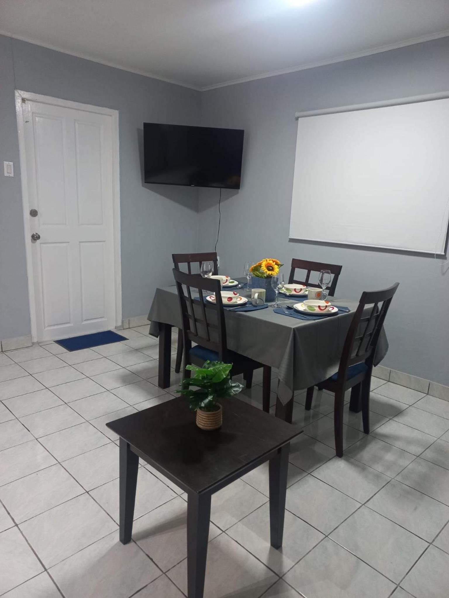 Grateful Corner Apartment Curaçao