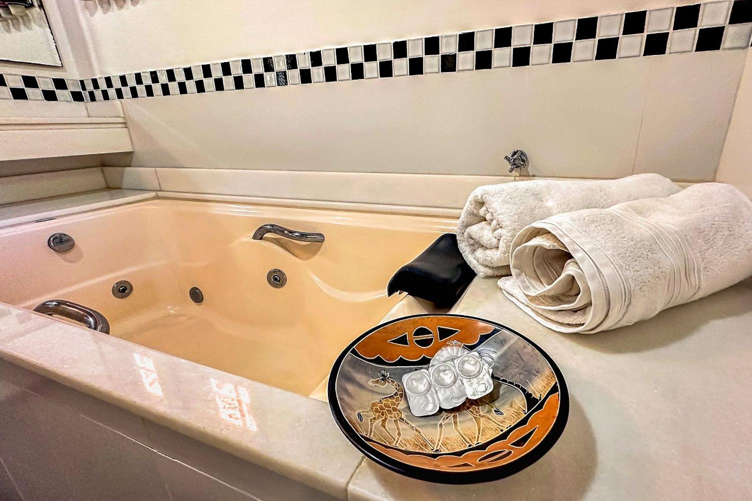 Casa com piscina a 600m da Rua das Pedras