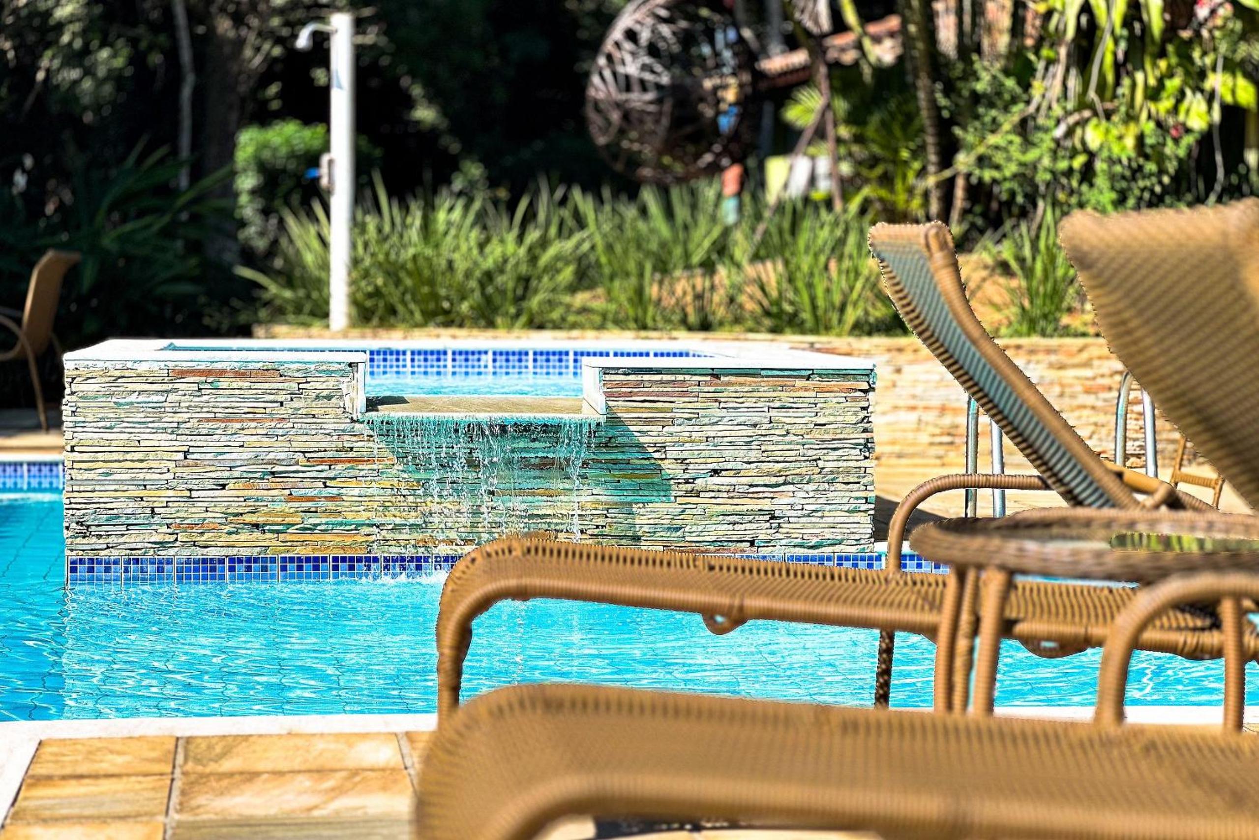 Casa com piscina a 600m da Rua das Pedras